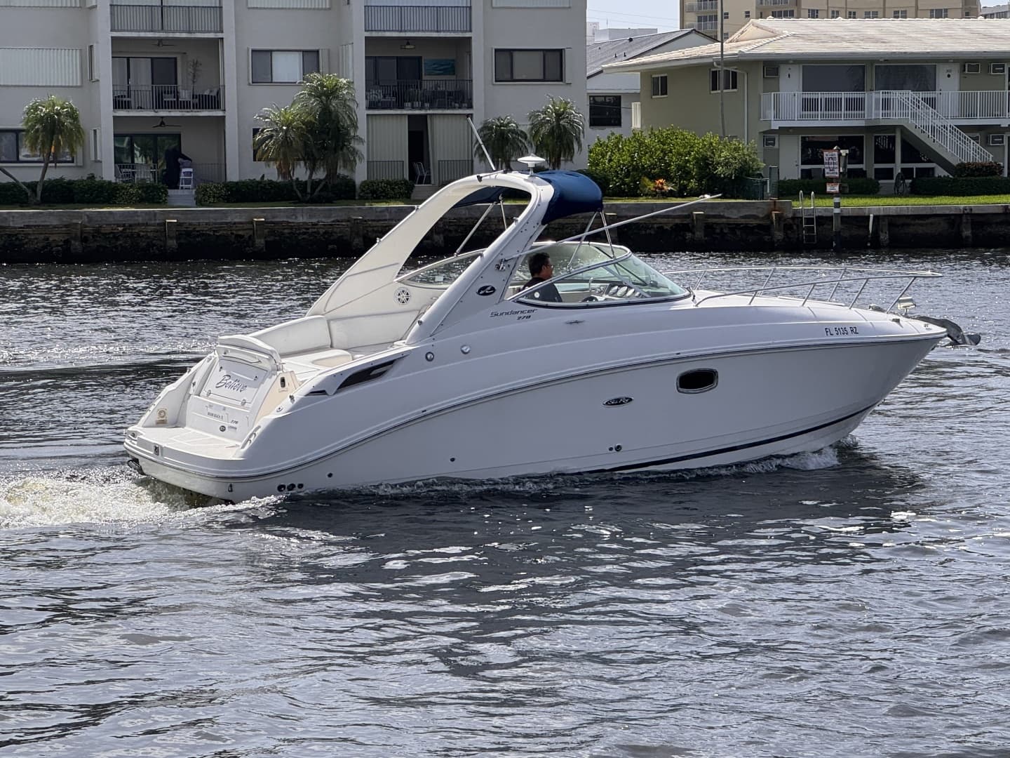 2009 Sea Ray 270 Sundancer