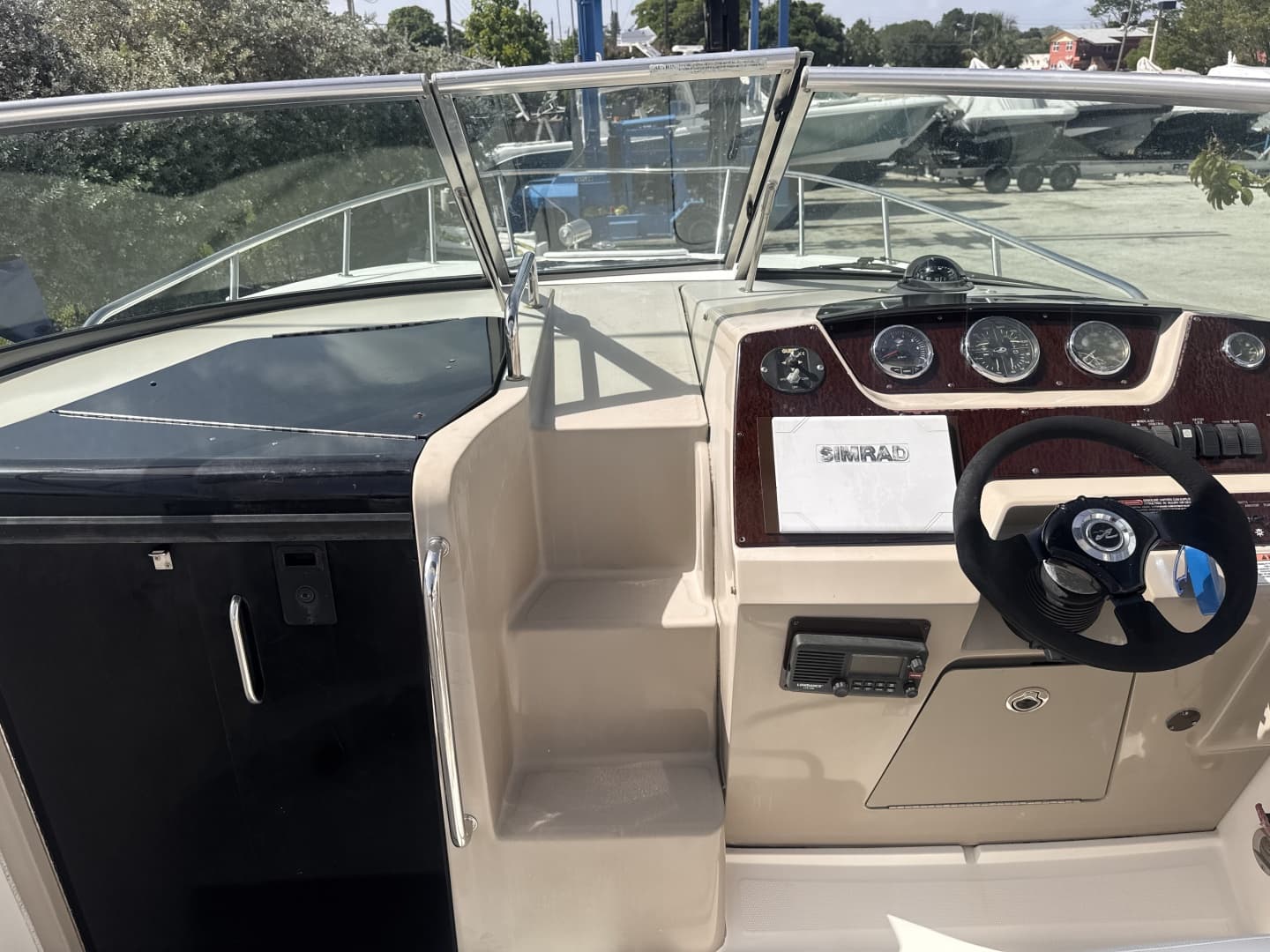 2009 Sea Ray 270 Sundancer
