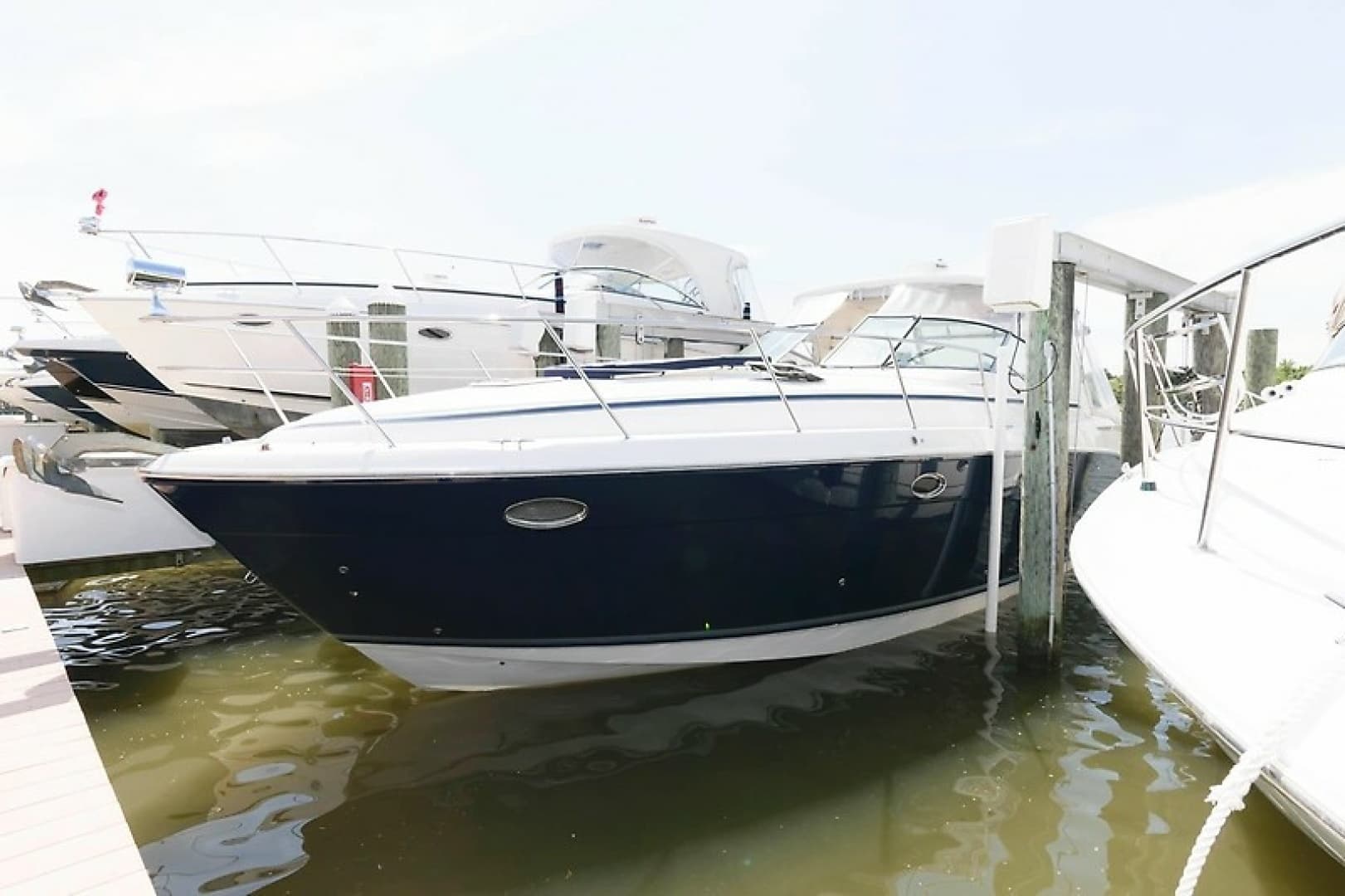 2007 Rinker 420 Express Cruiser