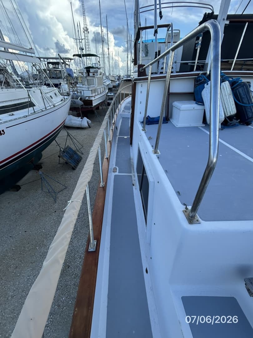 36' Monk port side deck2
