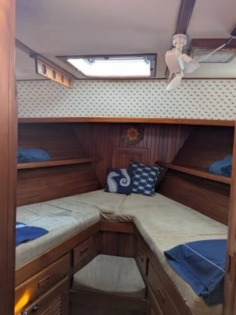 36' Monk guest stateroom1