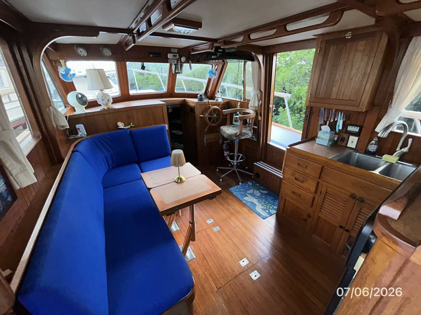 36' Monk salon forward