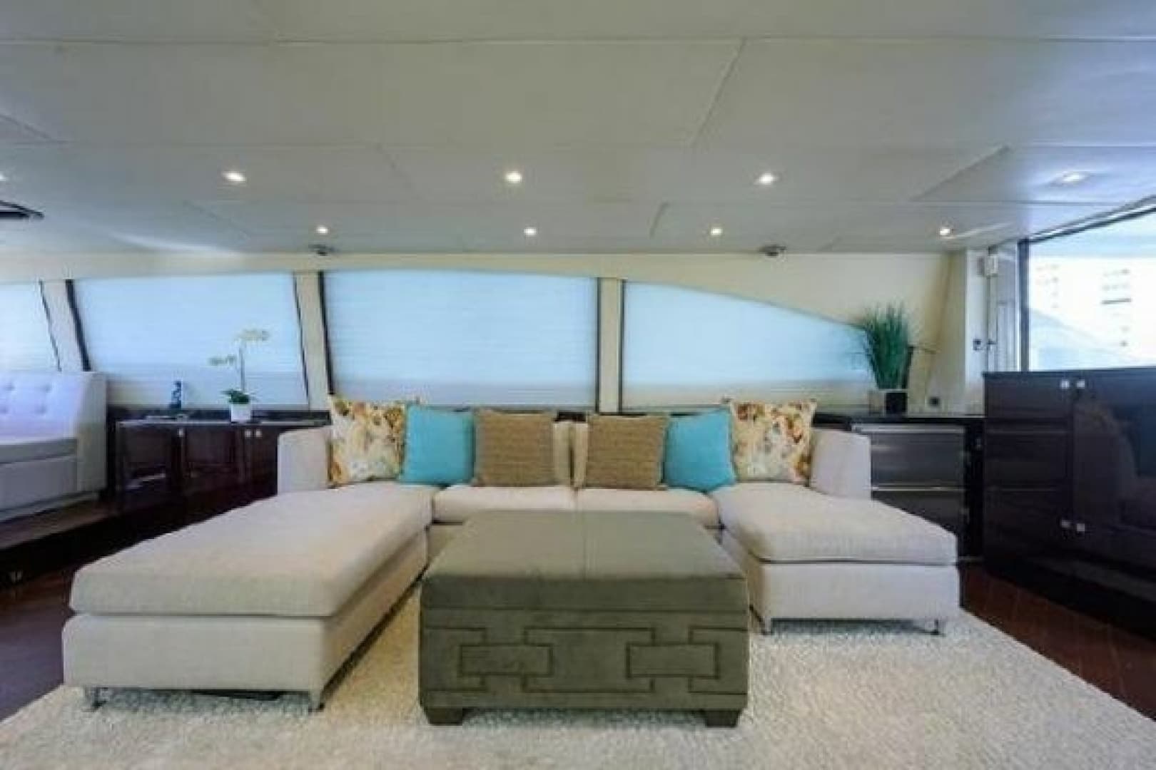2012 Lazzara Yachts LSX 95 Flybridge
