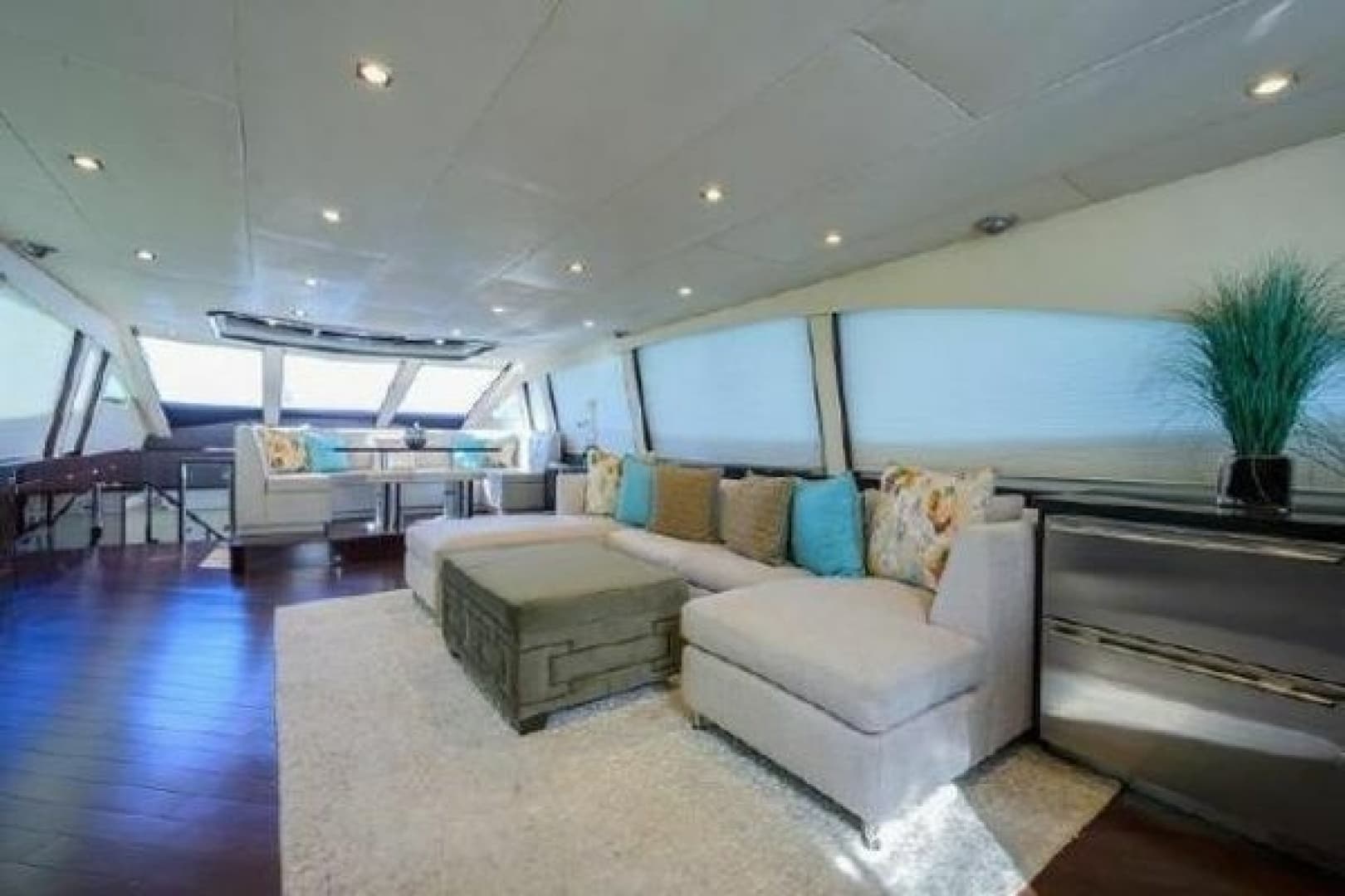 2012 Lazzara Yachts LSX 95 Flybridge