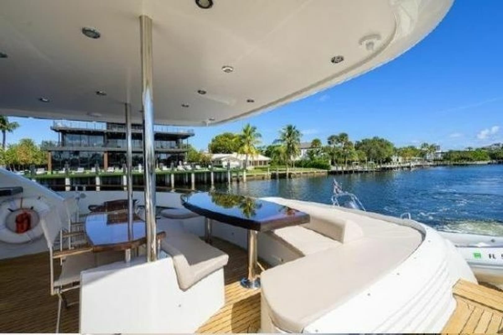2012 Lazzara Yachts LSX 95 Flybridge
