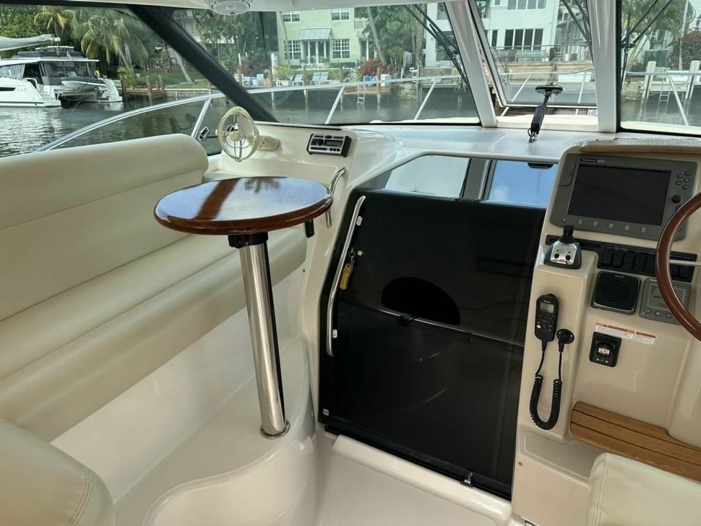 2008 Tiara Yachts 3500 Sovran