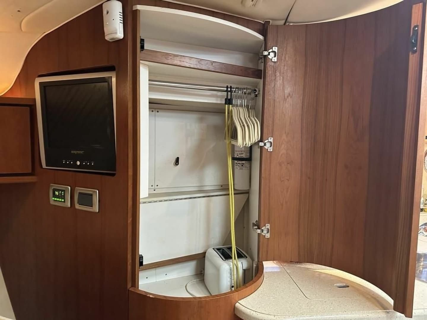 2008 Tiara Yachts 3500 Sovran