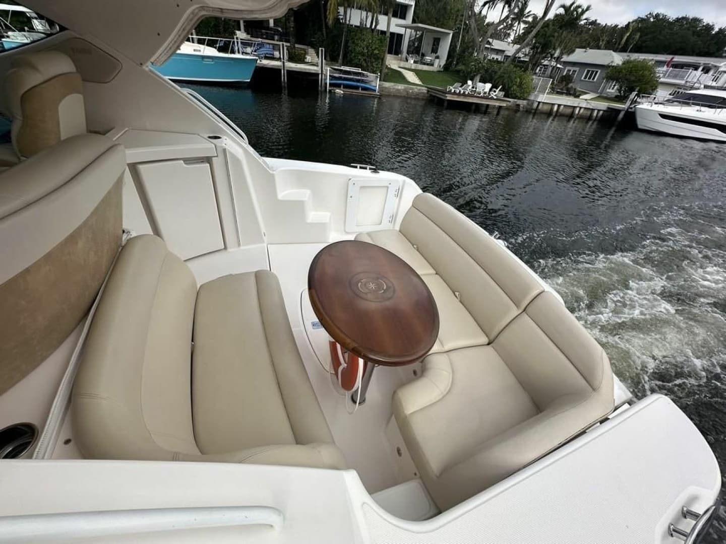 2008 Tiara Yachts 3500 Sovran