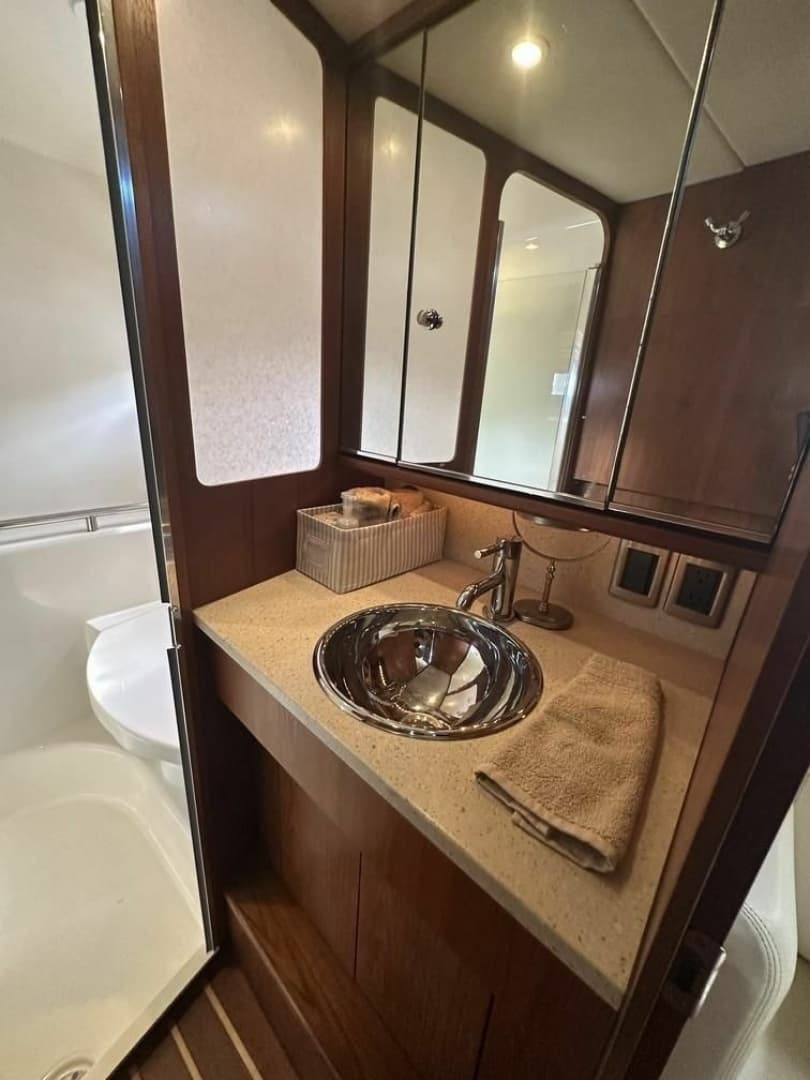 2008 Tiara Yachts 3500 Sovran