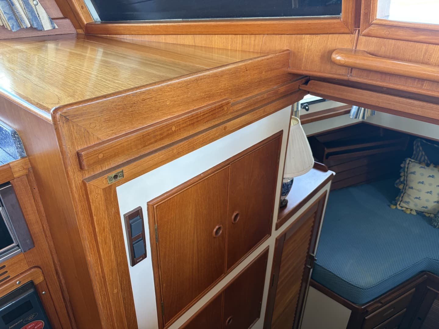 2001 Grand Banks 