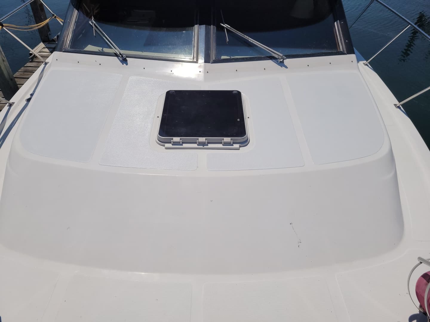 42' Ocean Alexander foredeck aft2