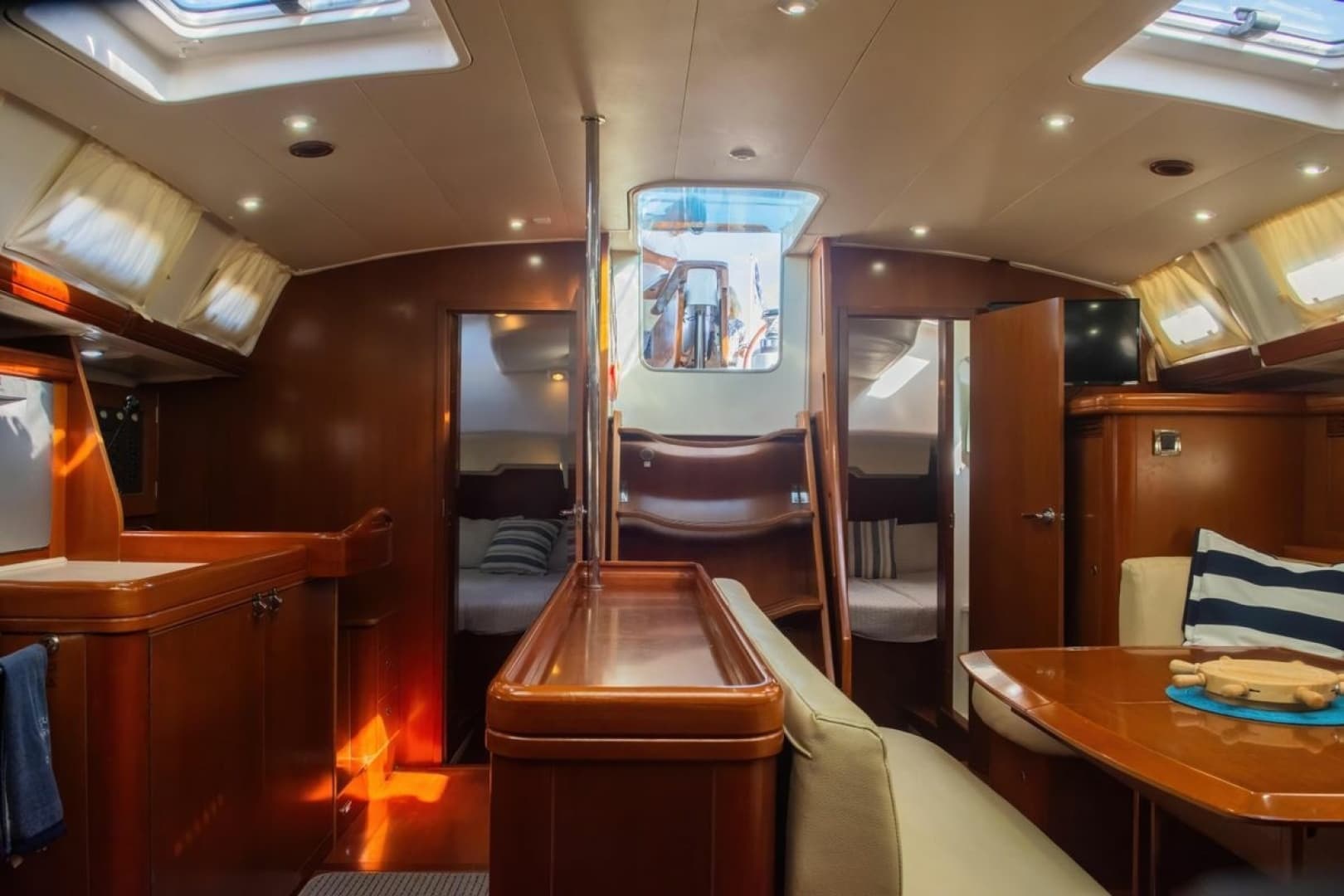 2007 Beneteau Oceanis 523