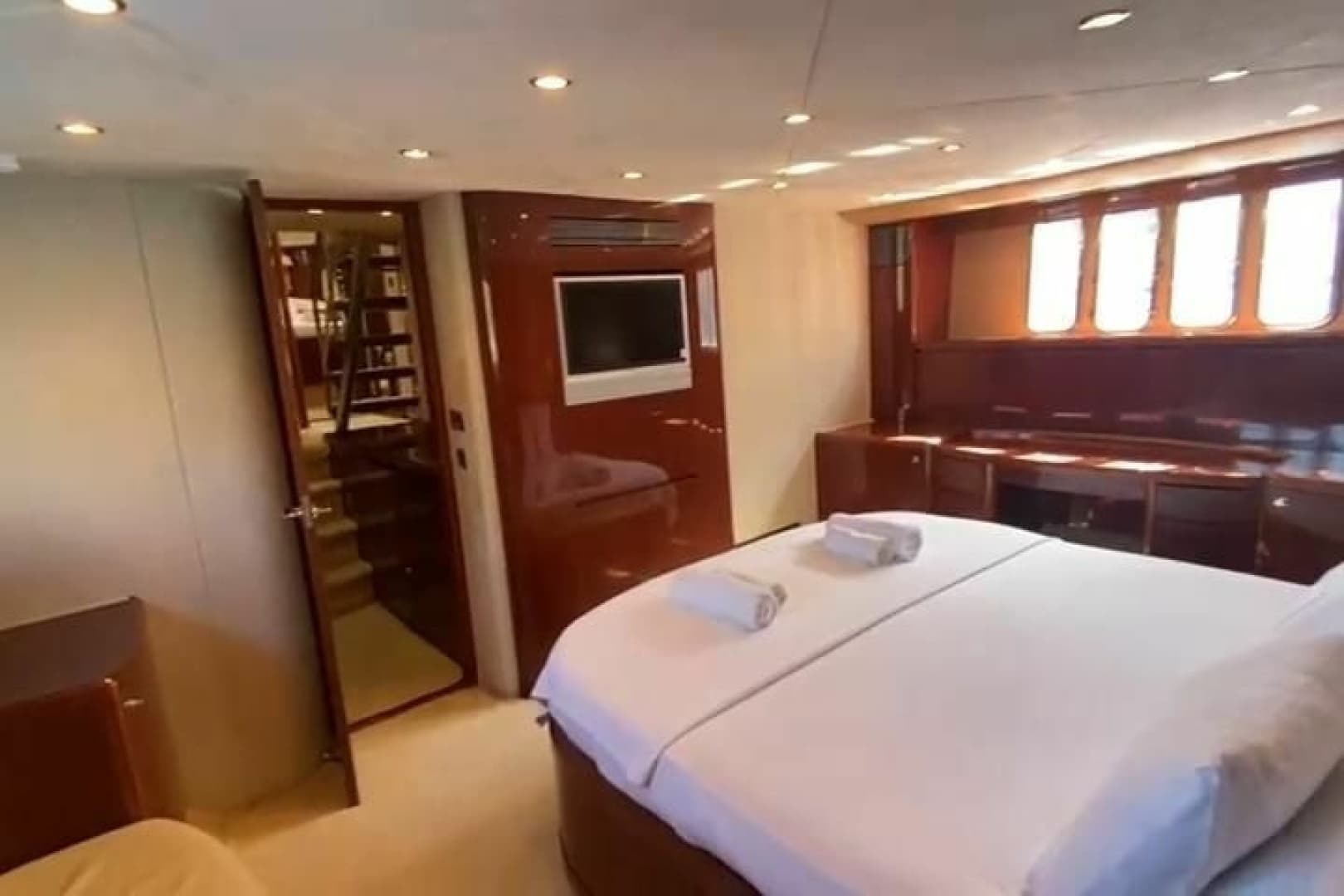 2007 Princess 21M