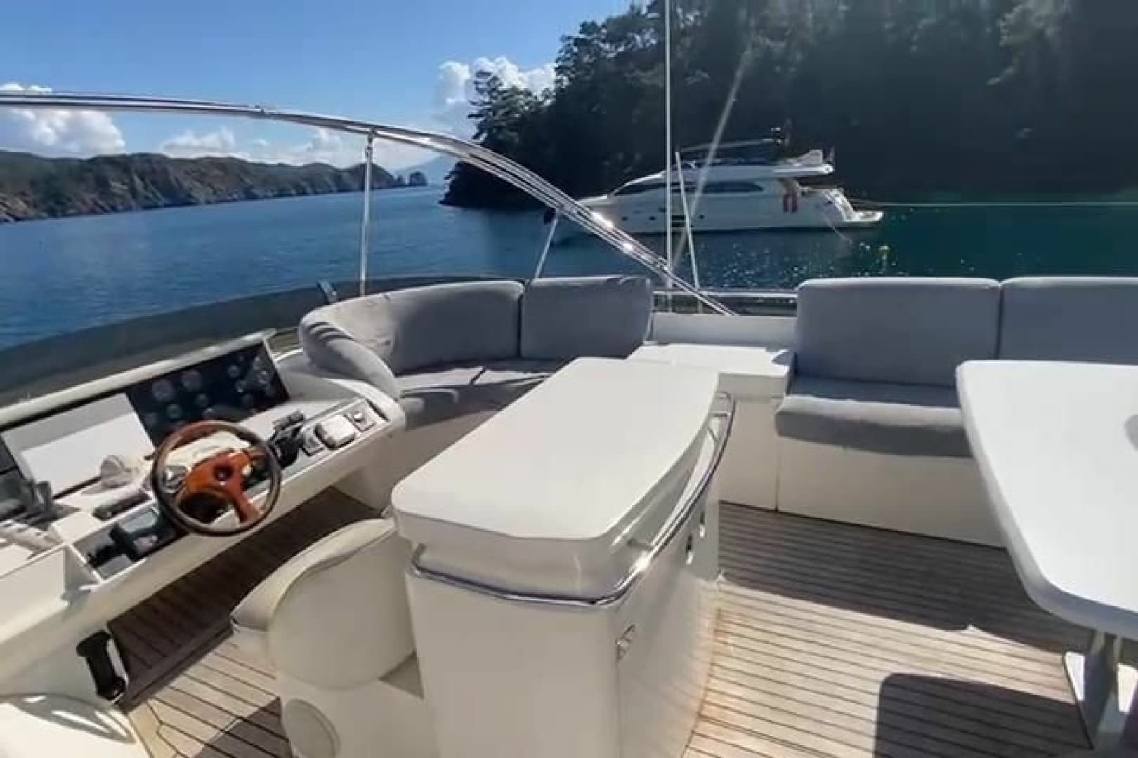 2007 Princess 21M