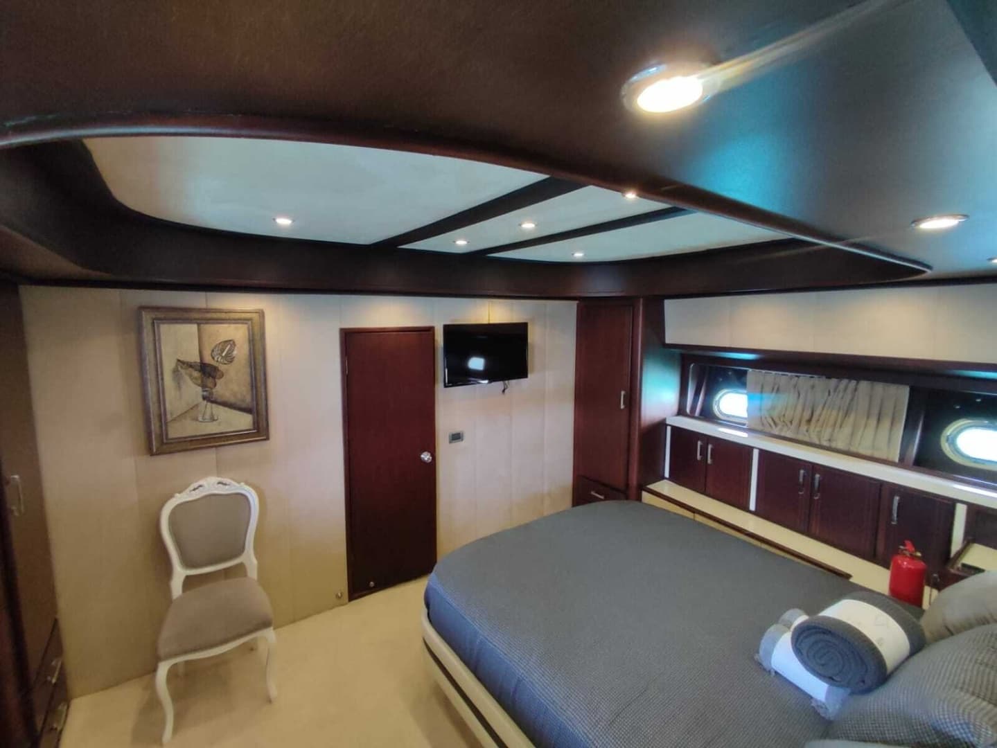 2007 Custom 85 Motor Yacht