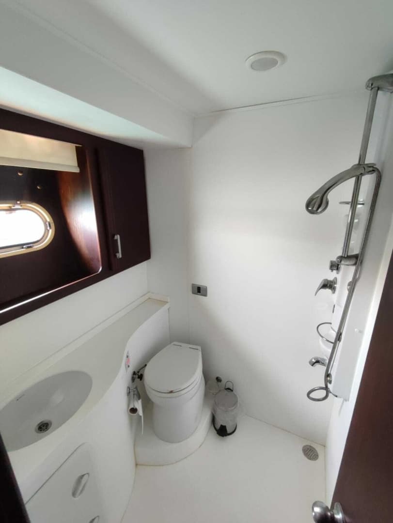 2007 Custom 85 Motor Yacht