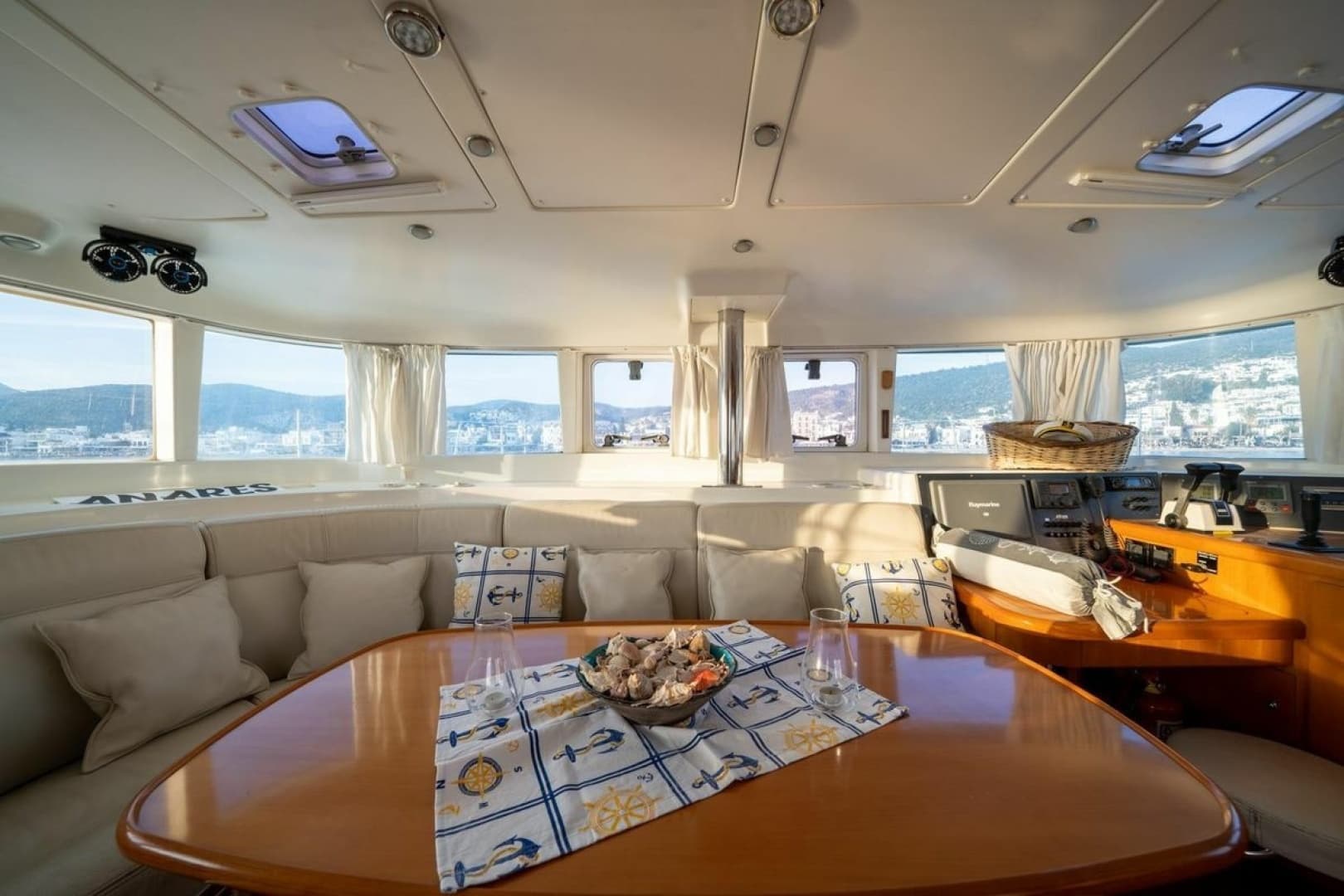 2005 Lagoon 440
