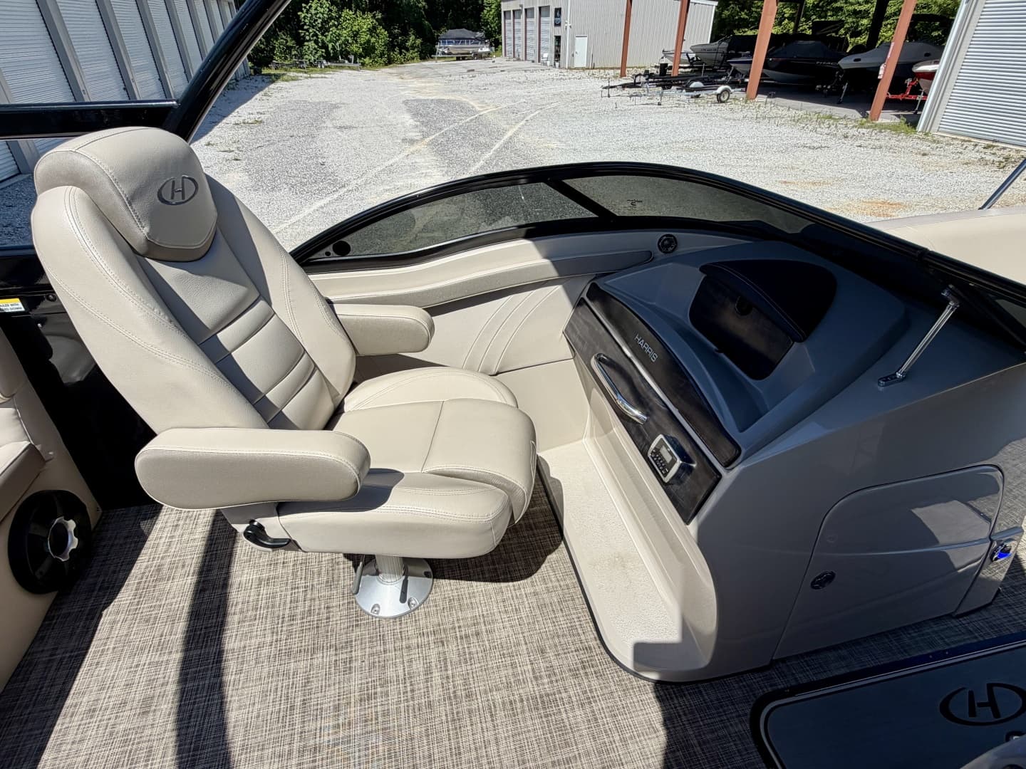 2019 Harris Solstice DC 230 SLDH Tritoon