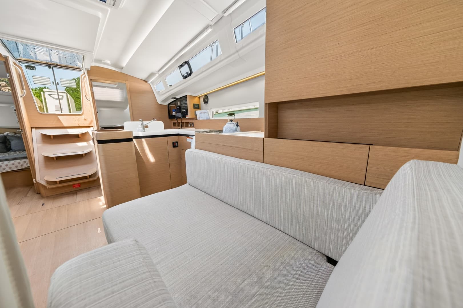 2021 Jeanneau SO 410