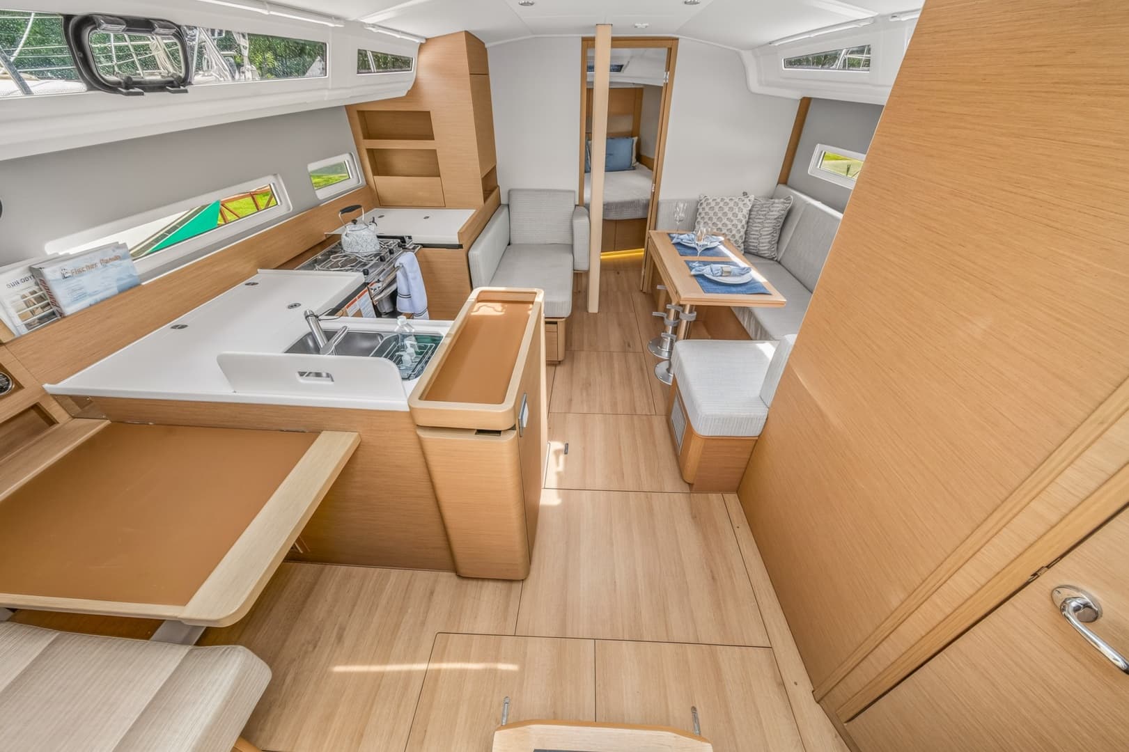 2021 Jeanneau SO 410
