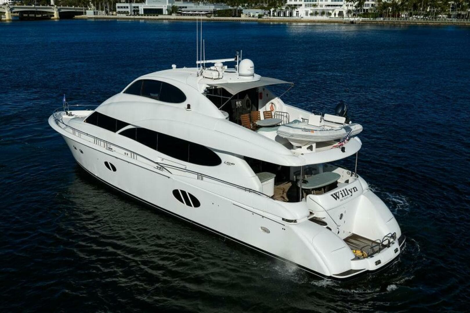 Lazzara 80 WILLYN - Aerial Port Profile
