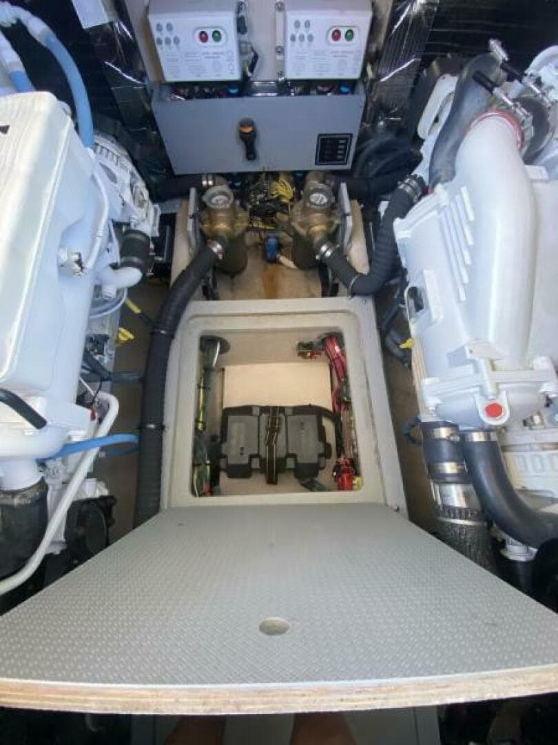2014 Meridian 441 Sedan