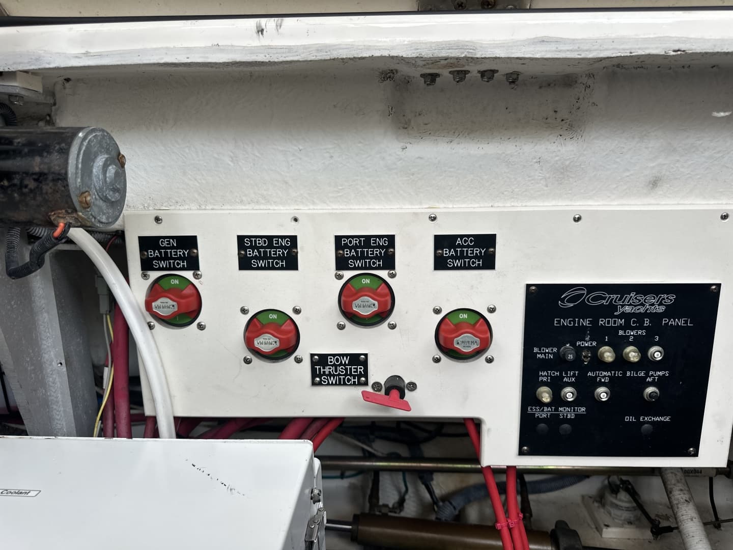 2006 Cruisers Yachts 370 Express