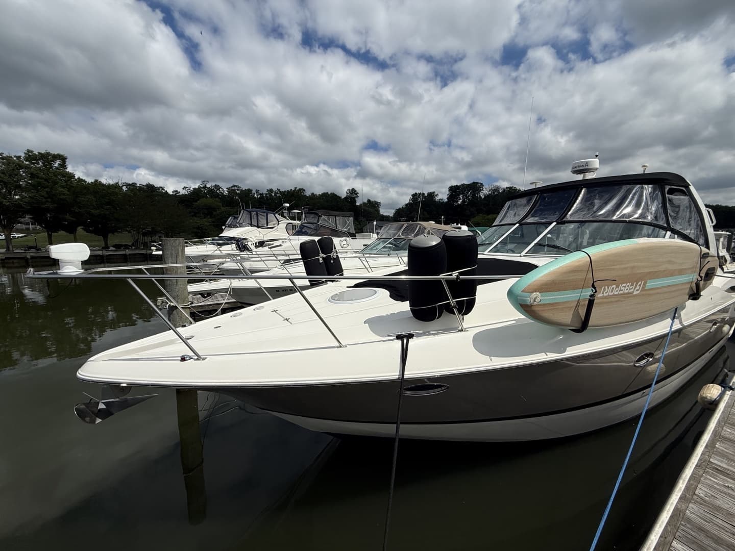 2006 Cruisers Yachts 370 Express