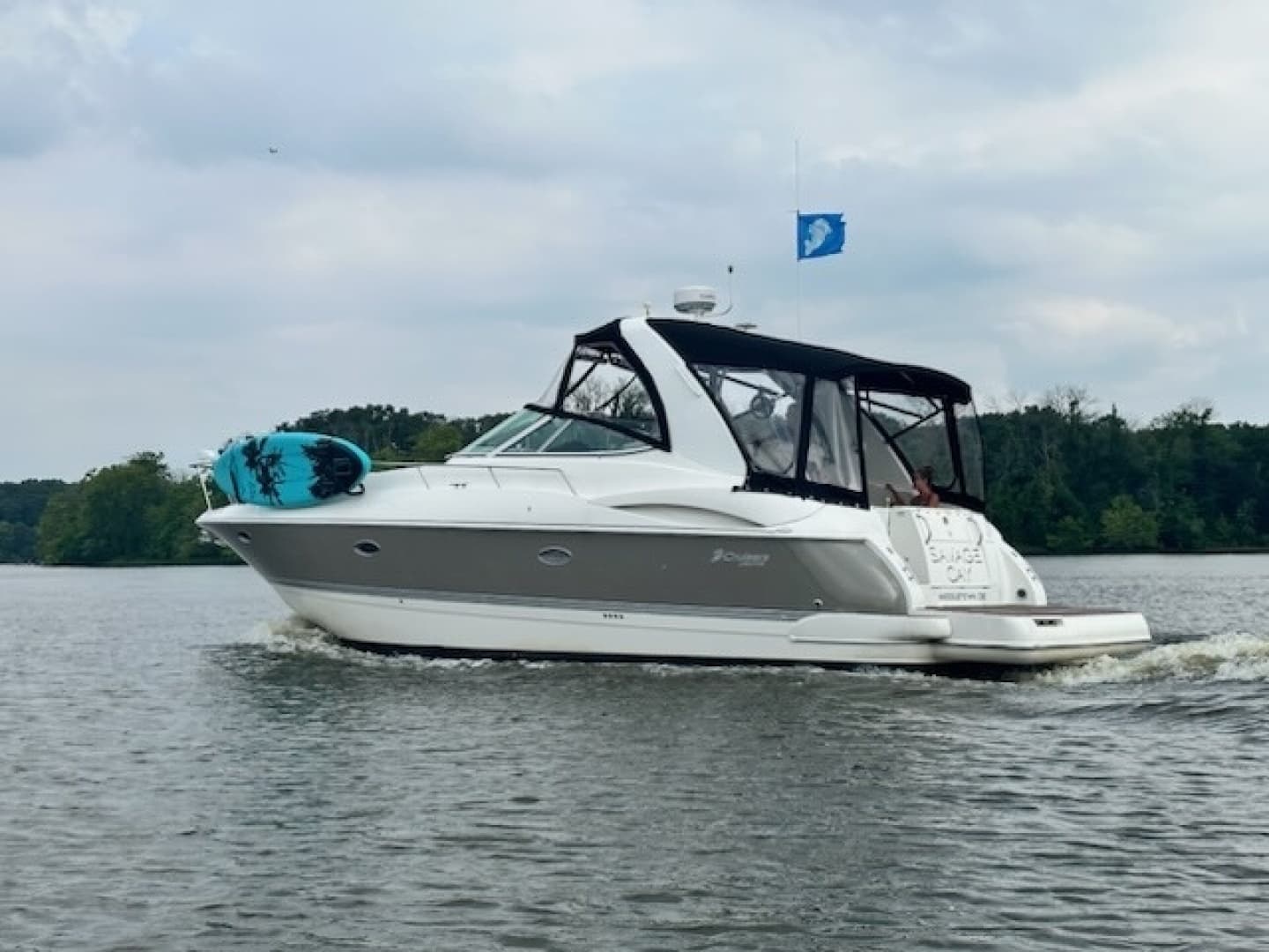 2006 Cruisers Yachts 370 Express