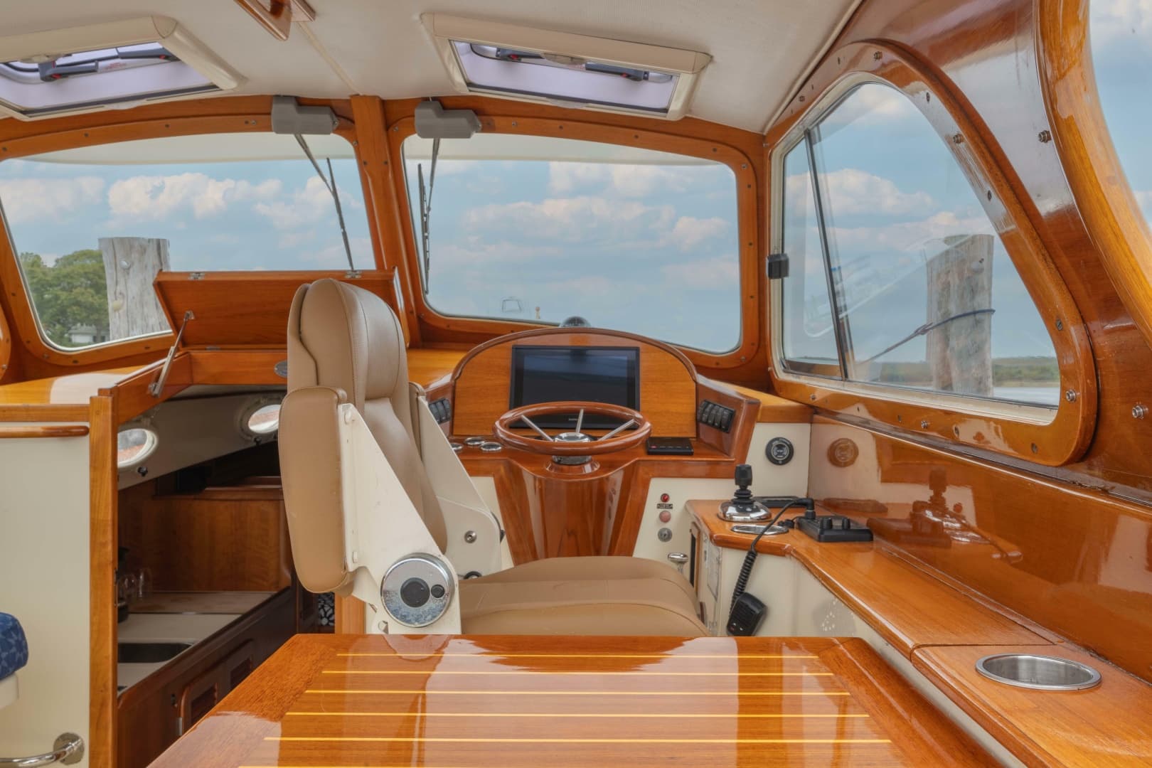 2000 Hinckley Picnic Boat 36 Classic
