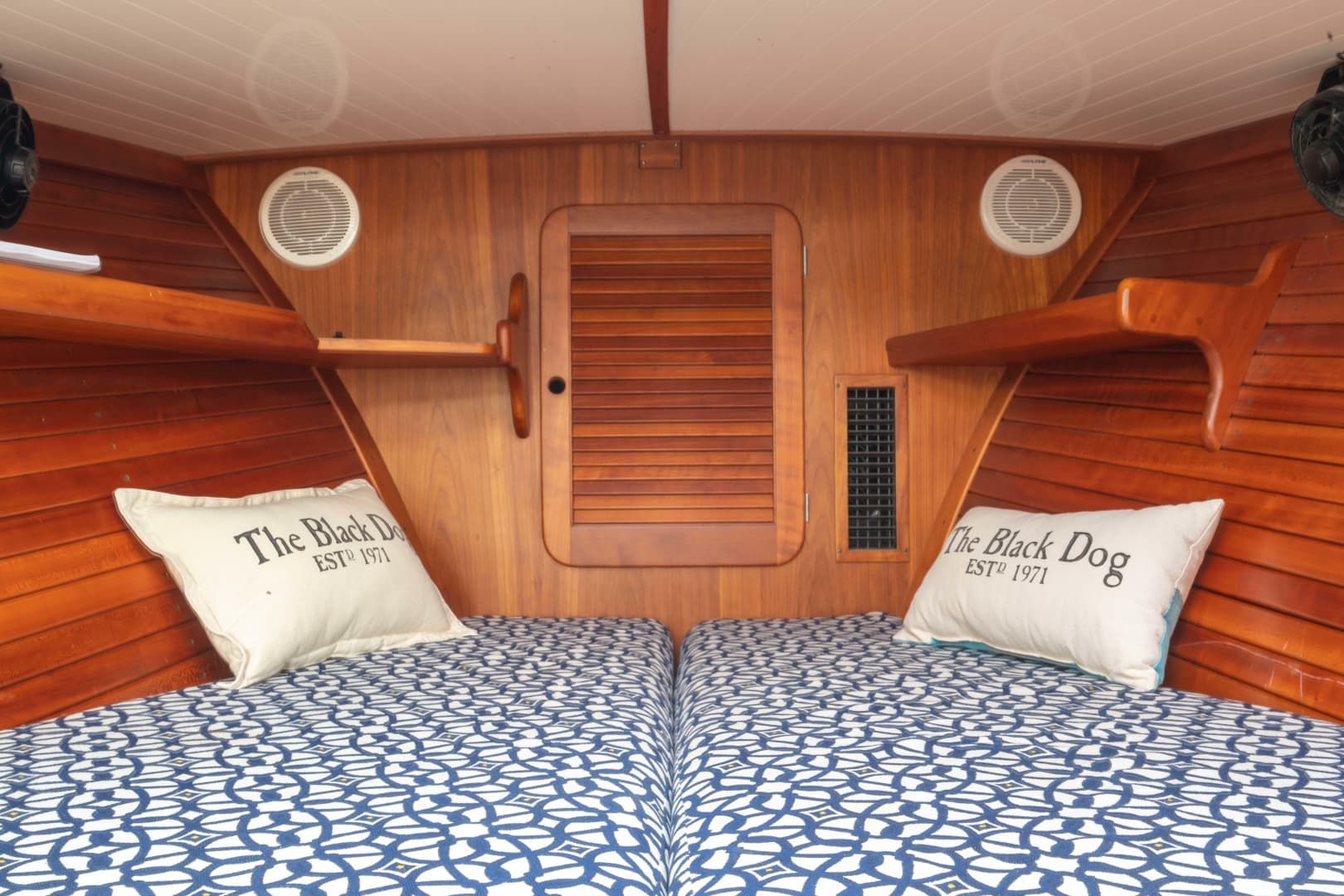 2000 Hinckley Picnic Boat 36 Classic