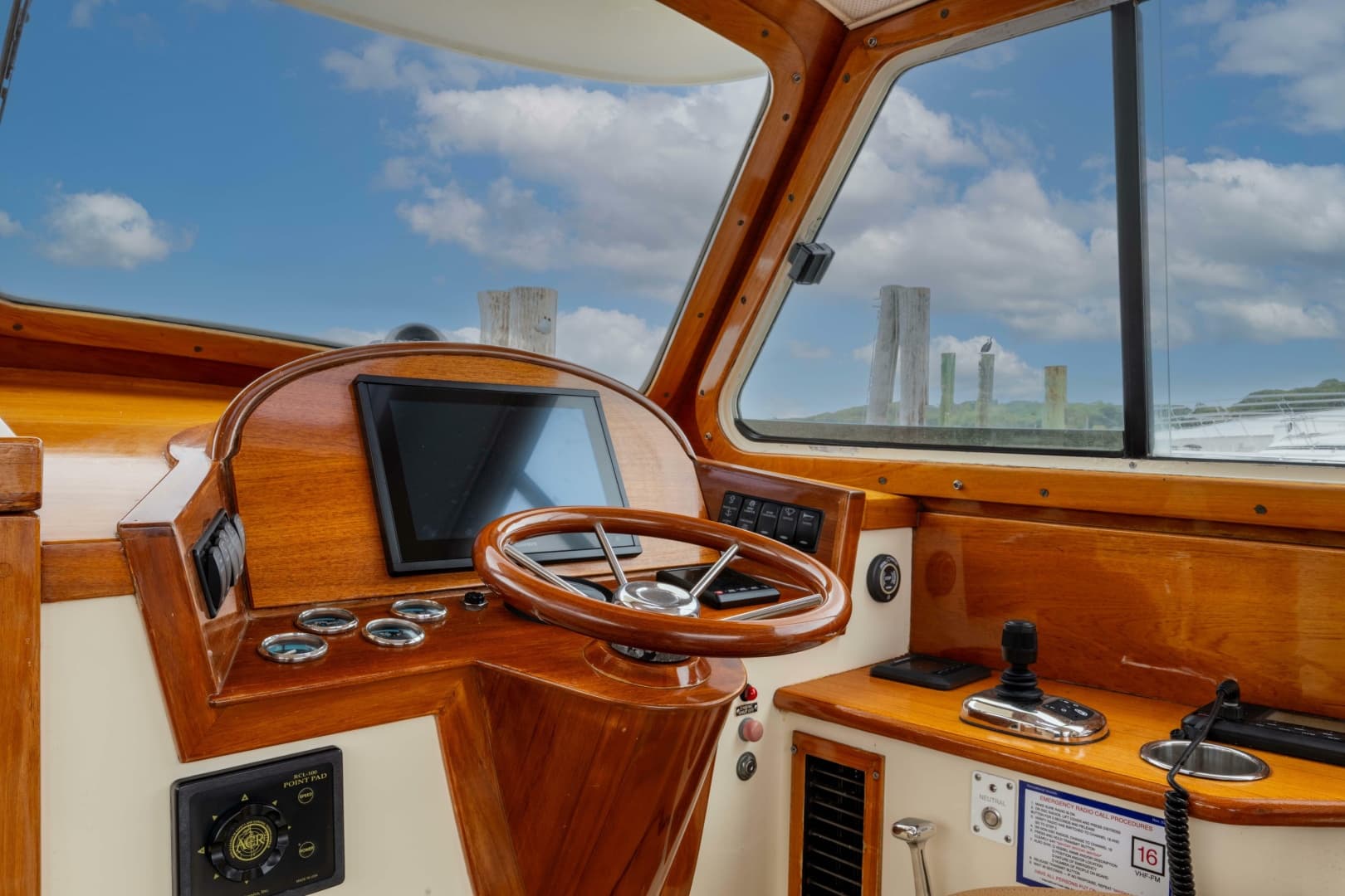 2000 Hinckley Picnic Boat 36 Classic
