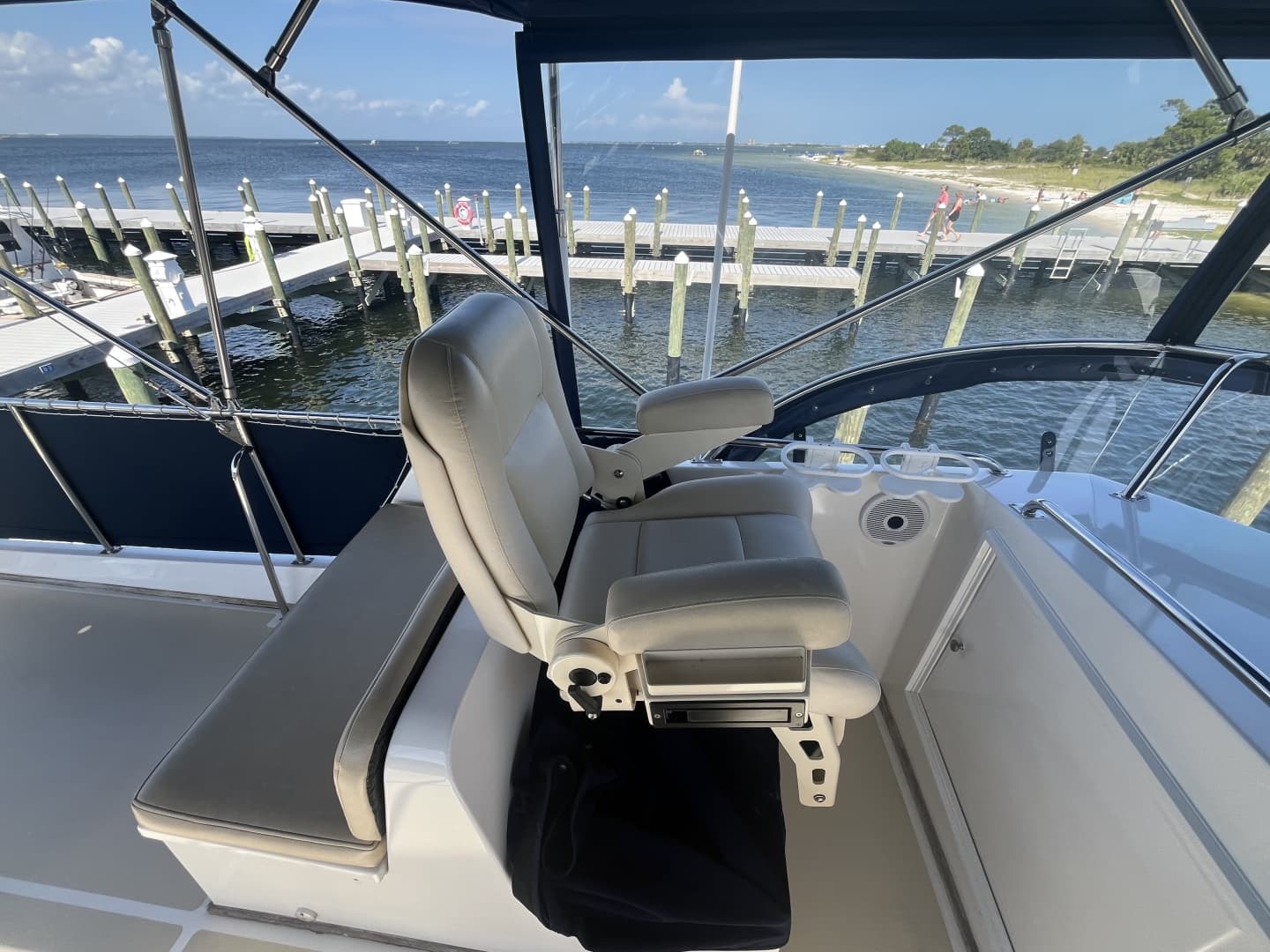 Mate Seat