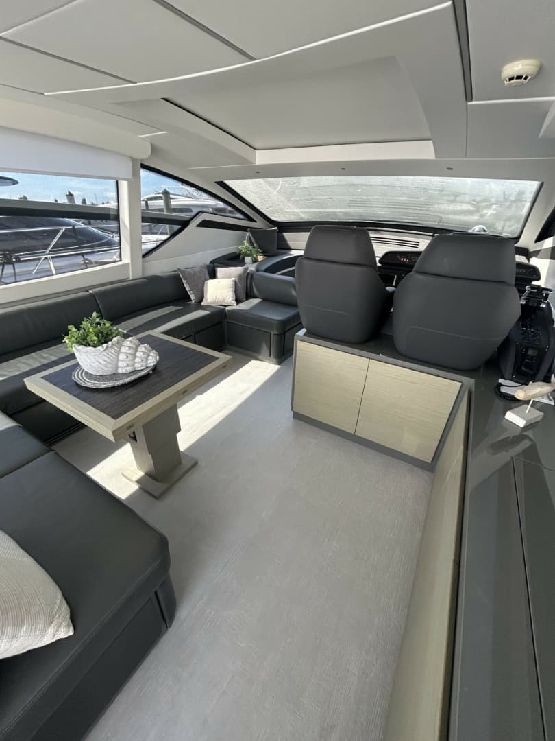 2020 Pershing 62