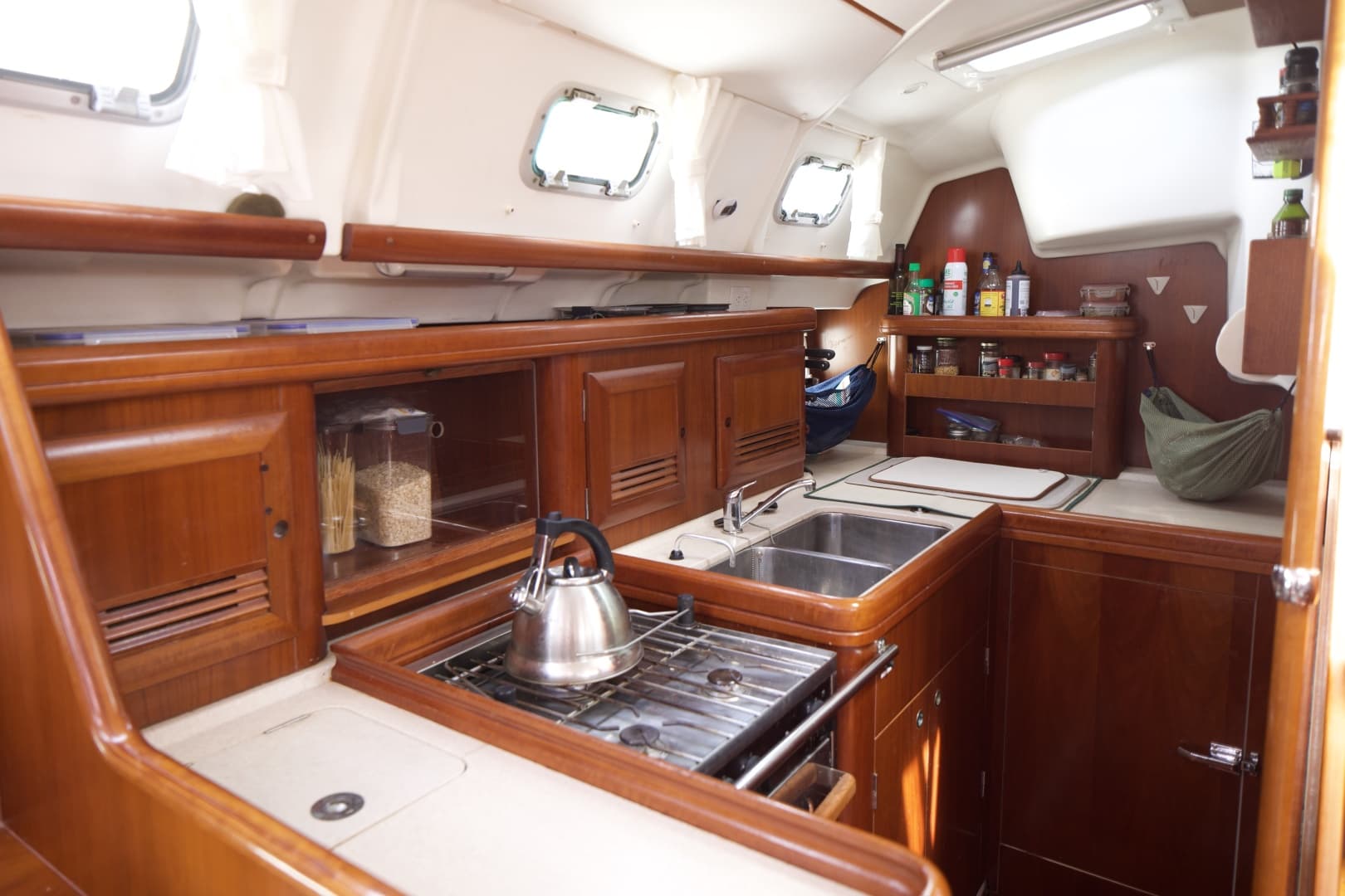 2005 Beneteau 423