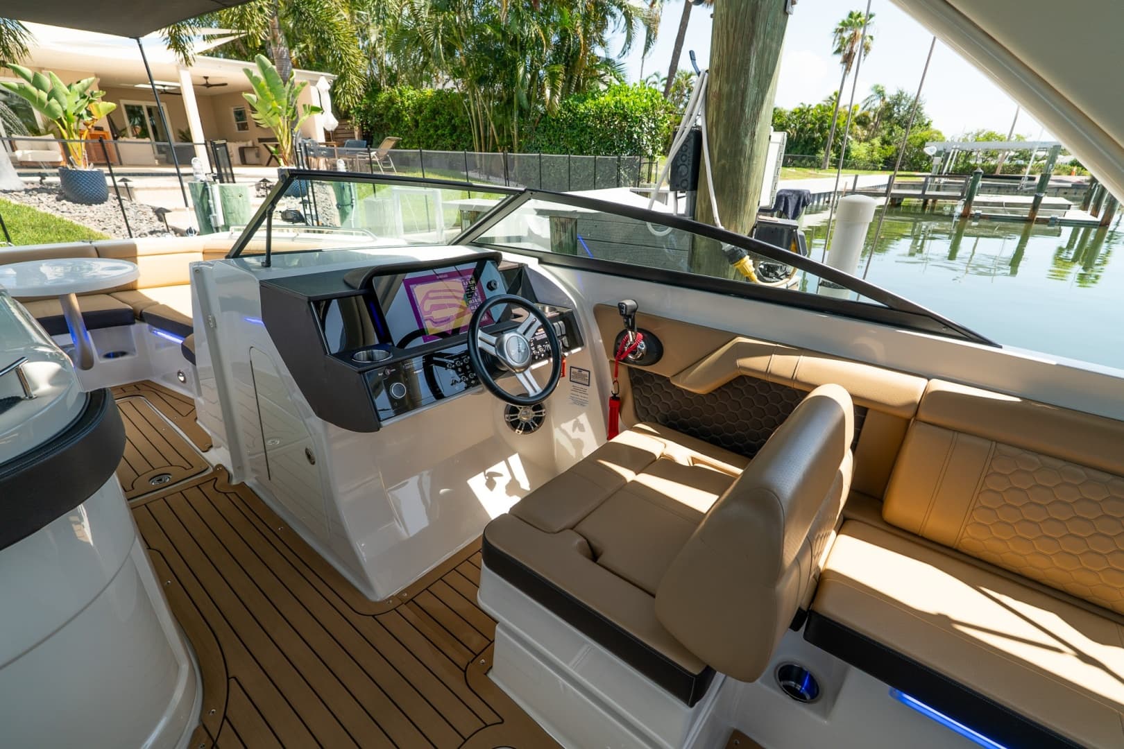 2022 Sea Ray SDX 290