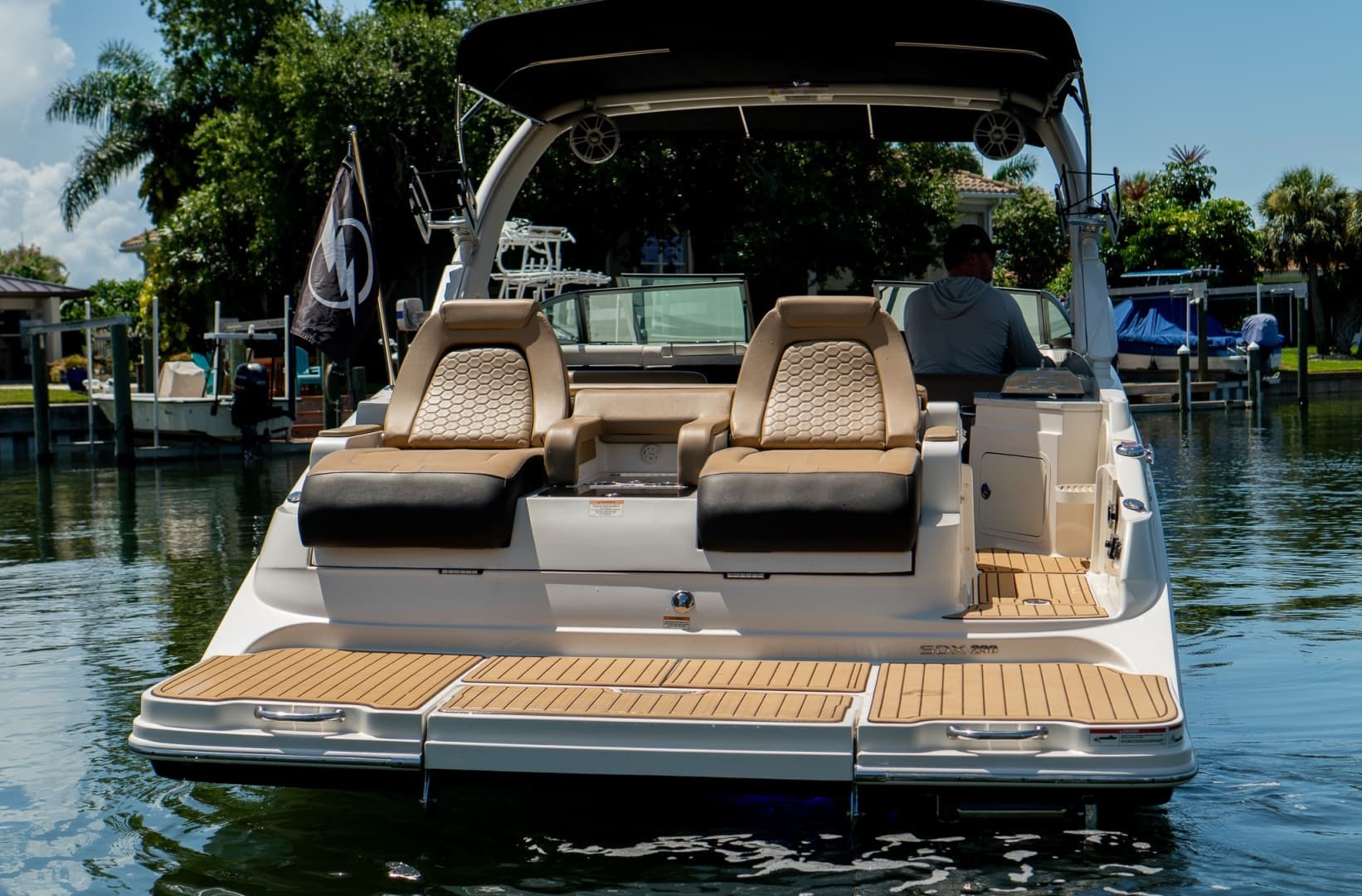 2022 Sea Ray SDX 290