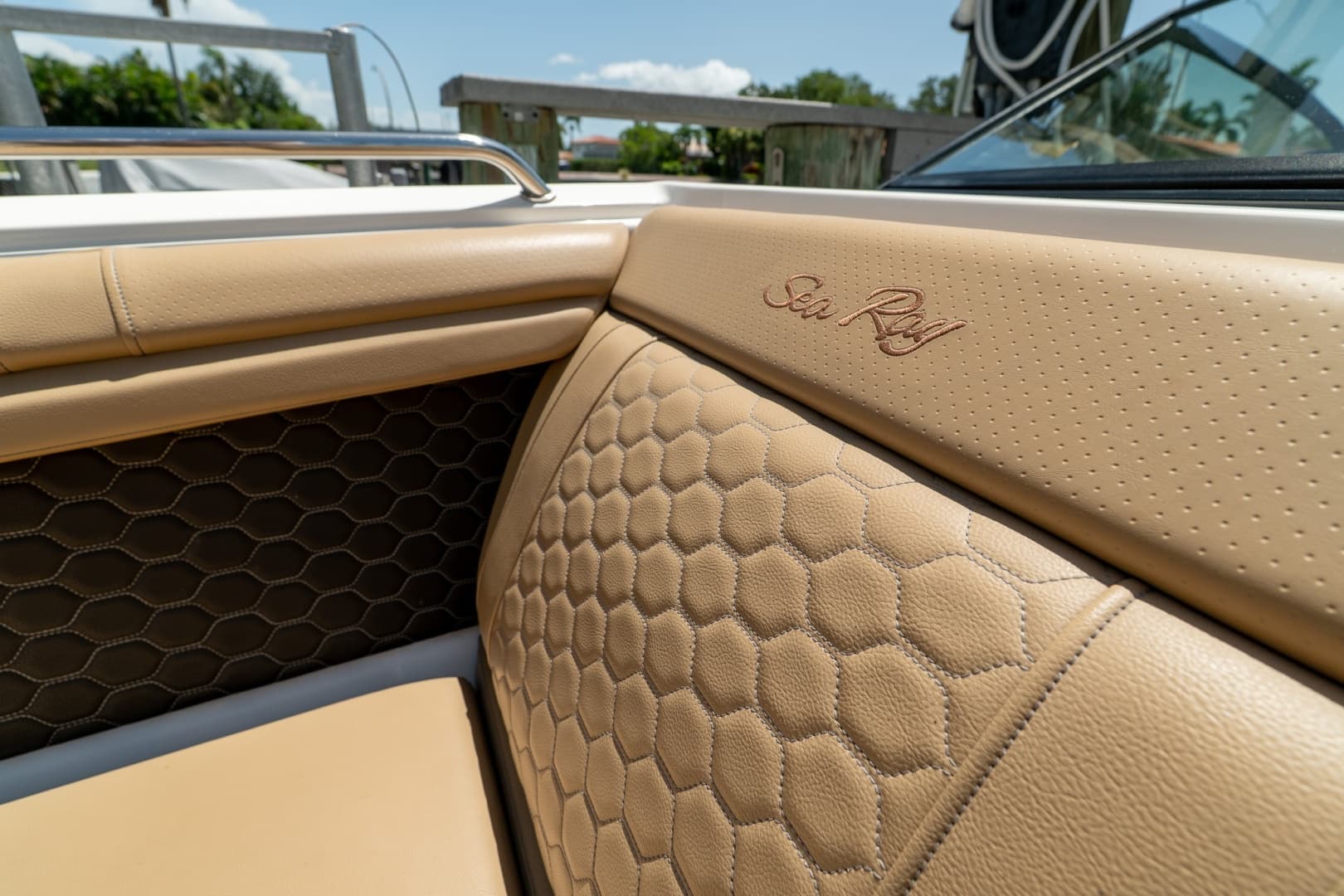 2022 Sea Ray SDX 290