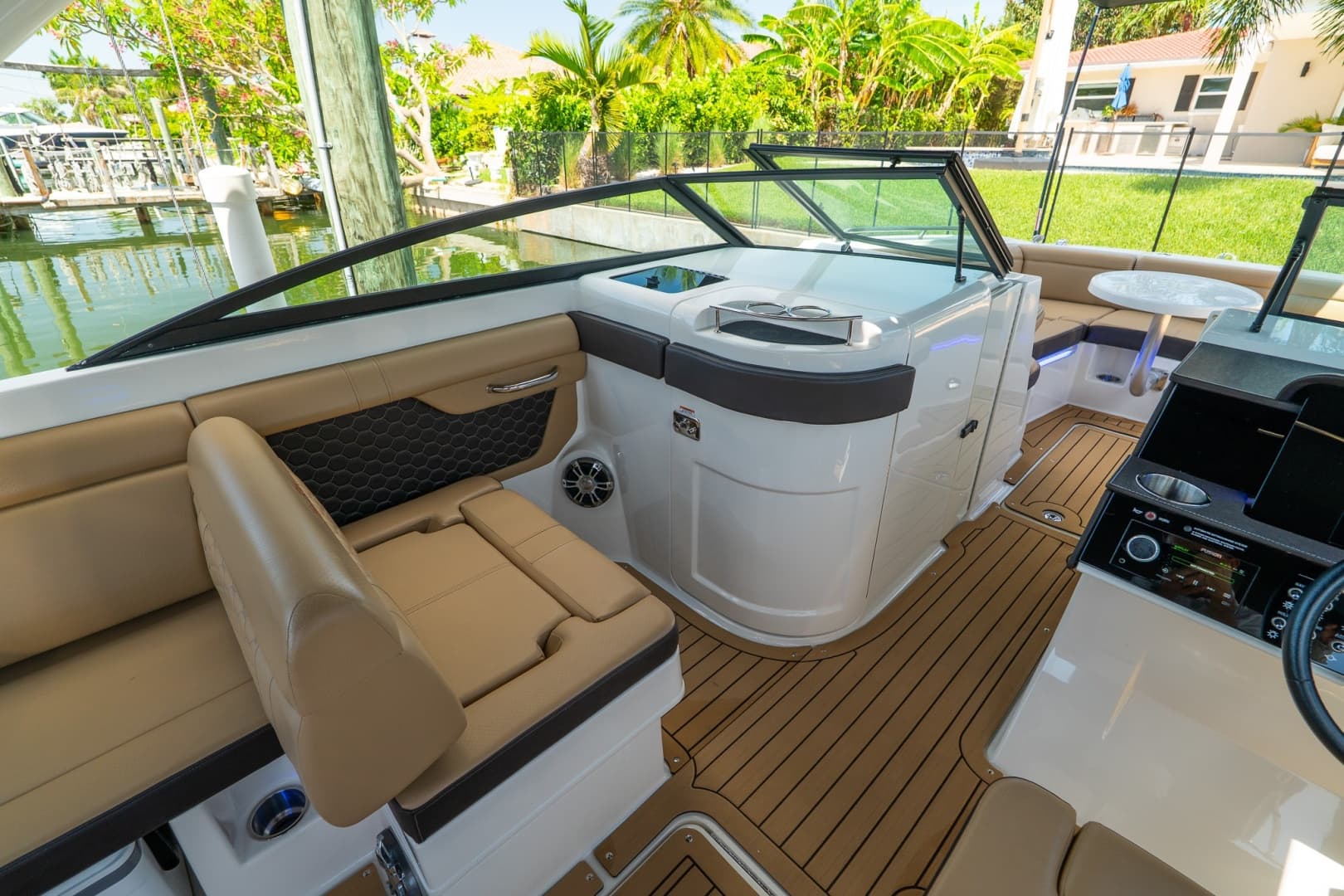 2022 Sea Ray SDX 290