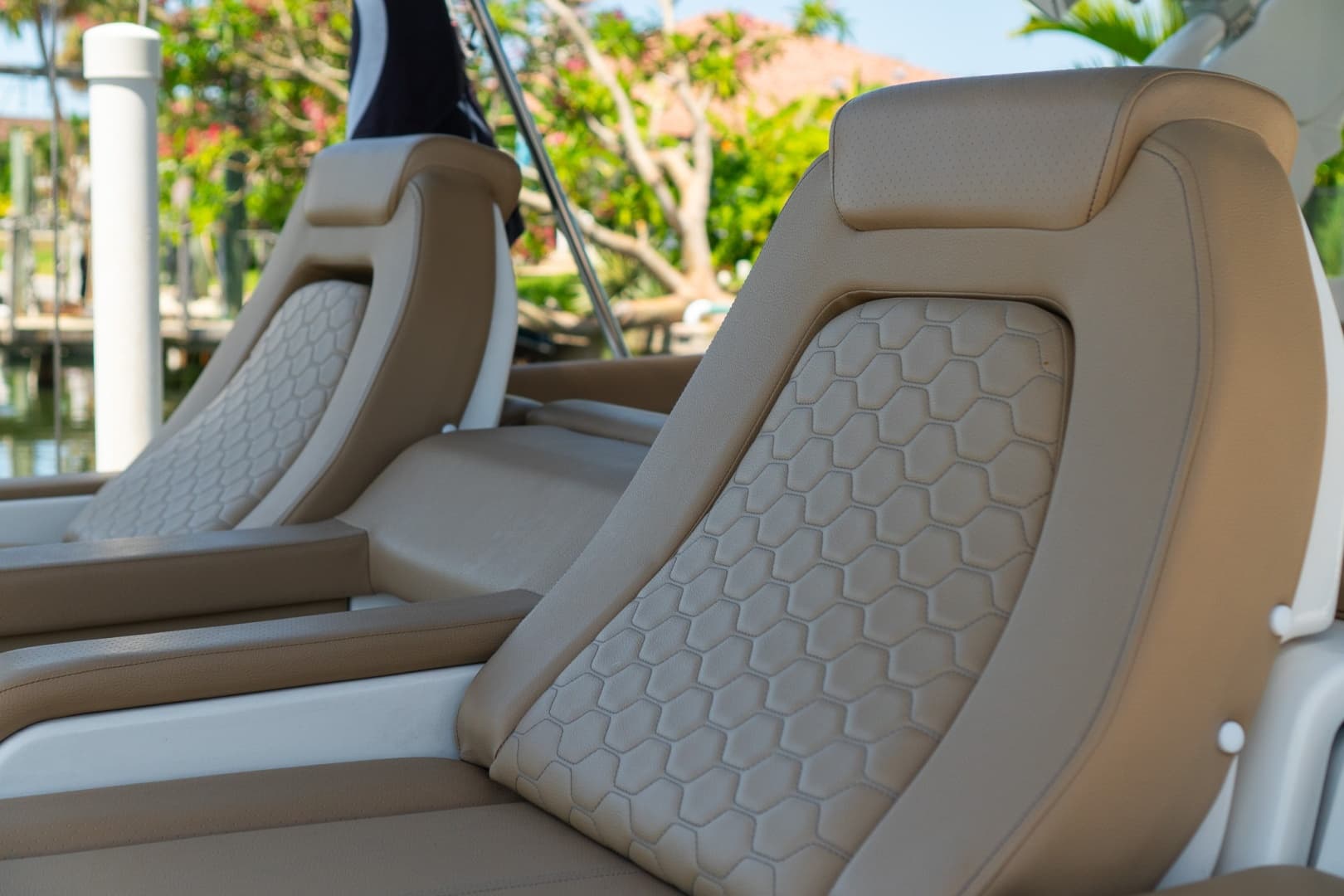 2022 Sea Ray SDX 290