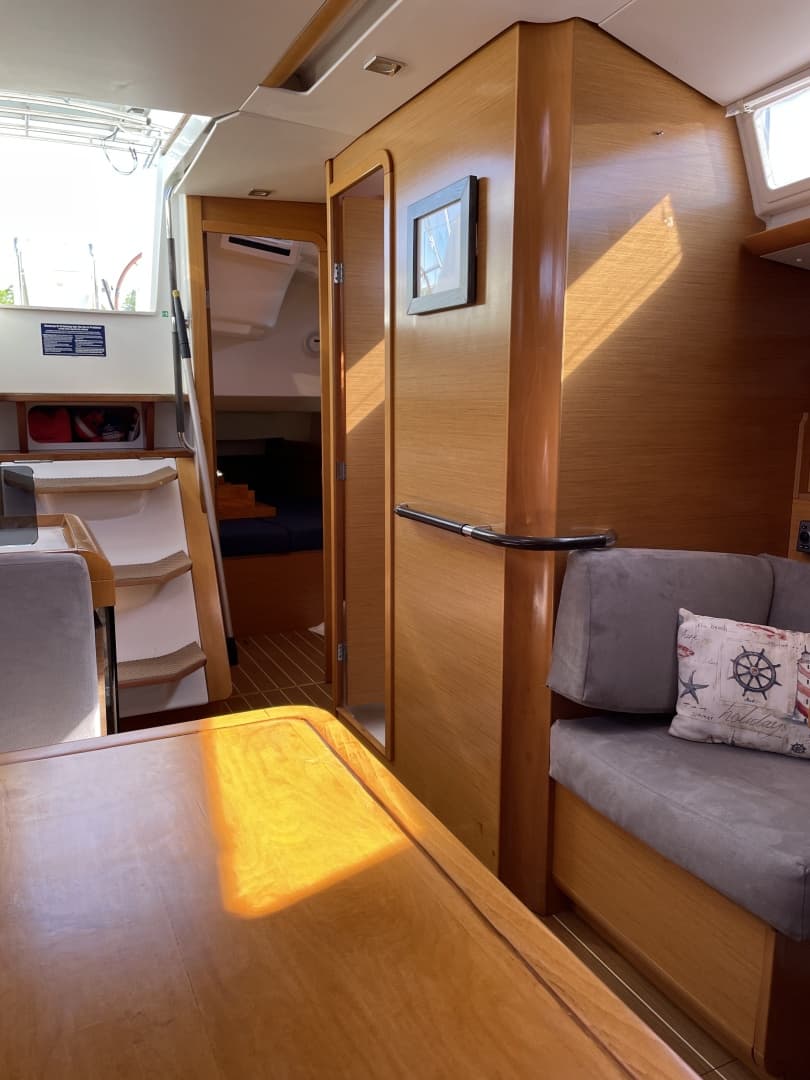 2011 Jeanneau Sun Odyssey 409