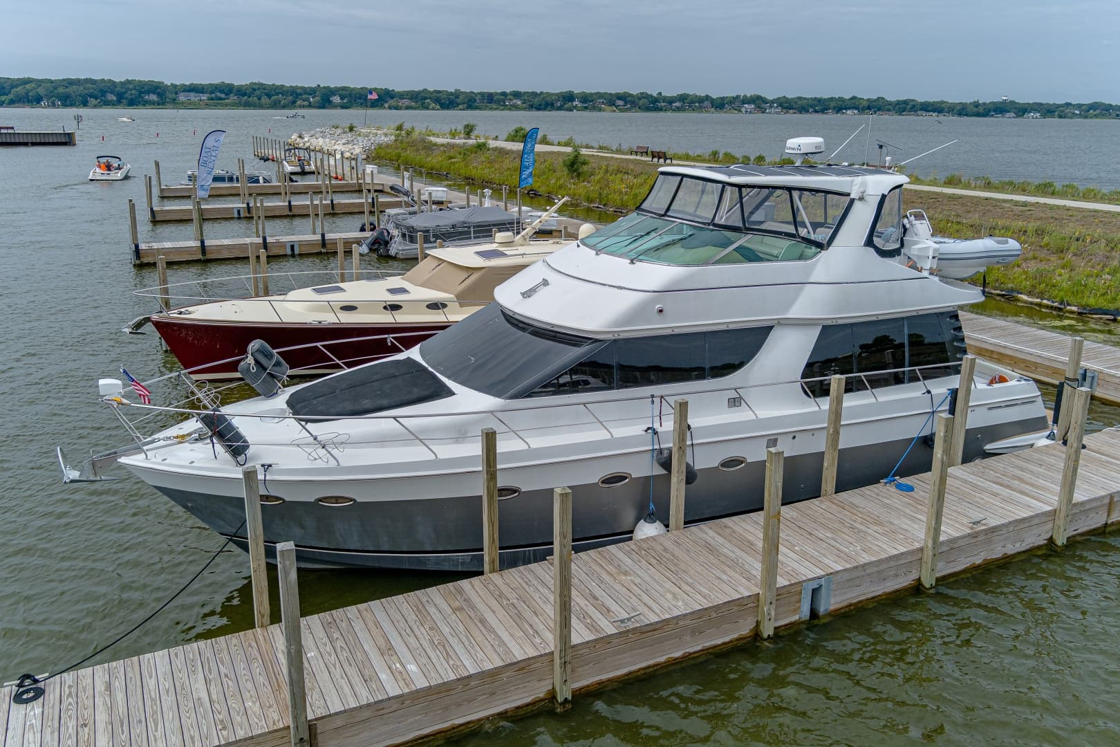 2002 Carver 530 Voyager Sky Lounge