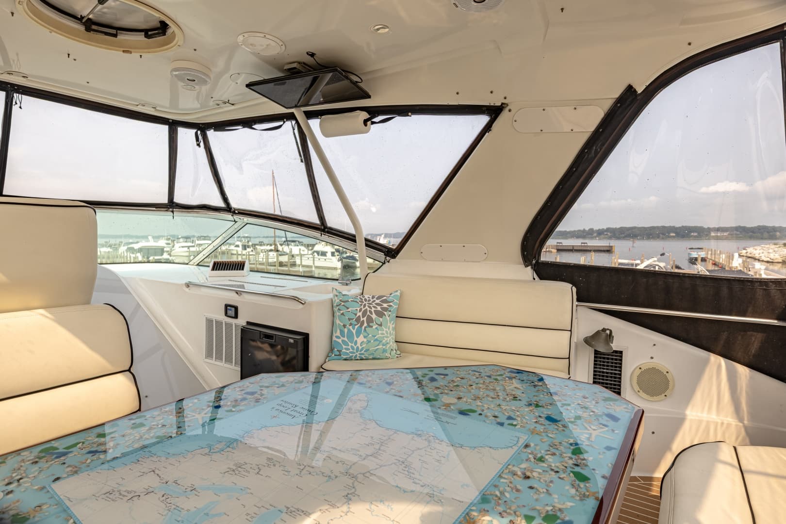 2002 Carver 530 Voyager Sky Lounge