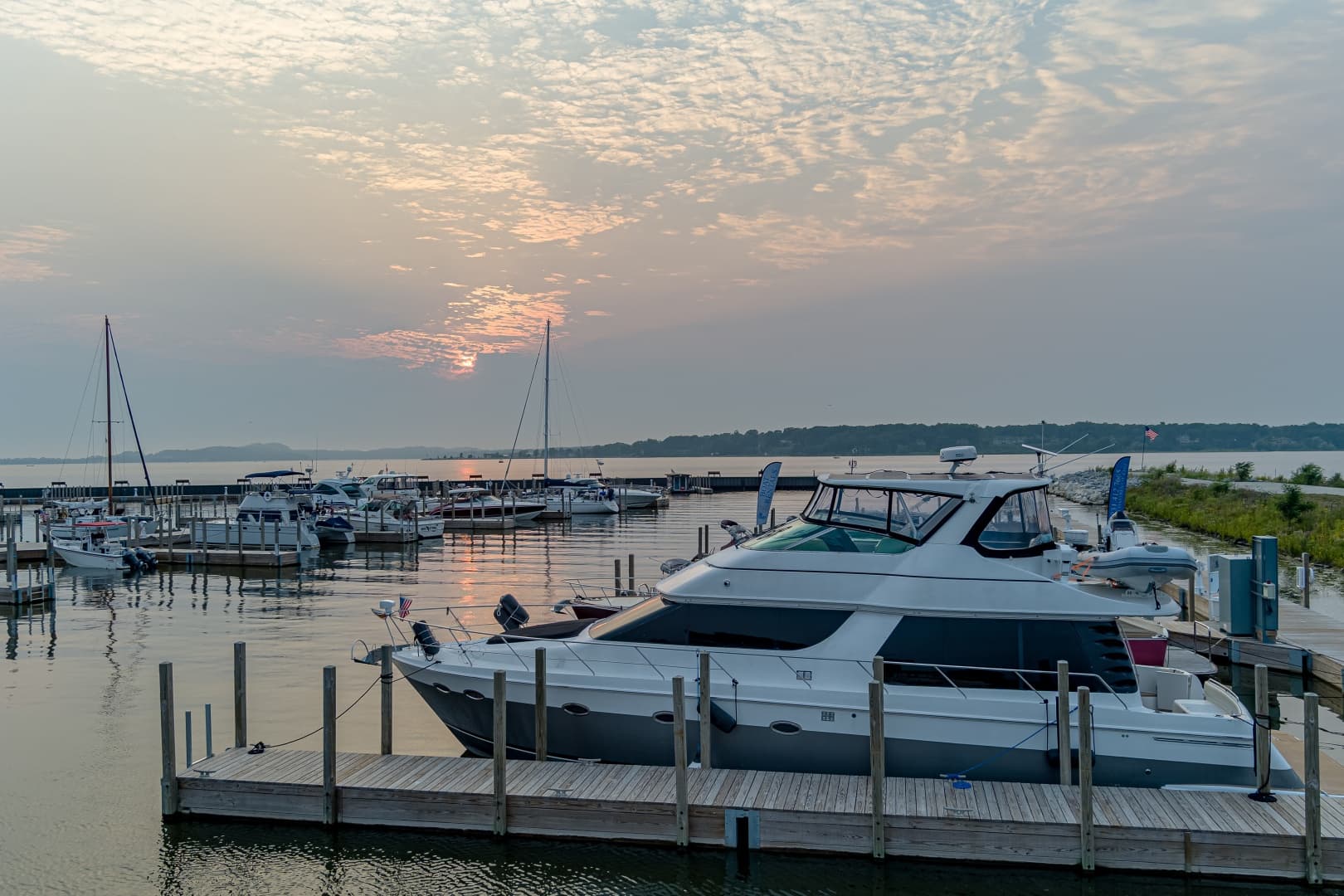 2002 Carver 530 Voyager Sky Lounge