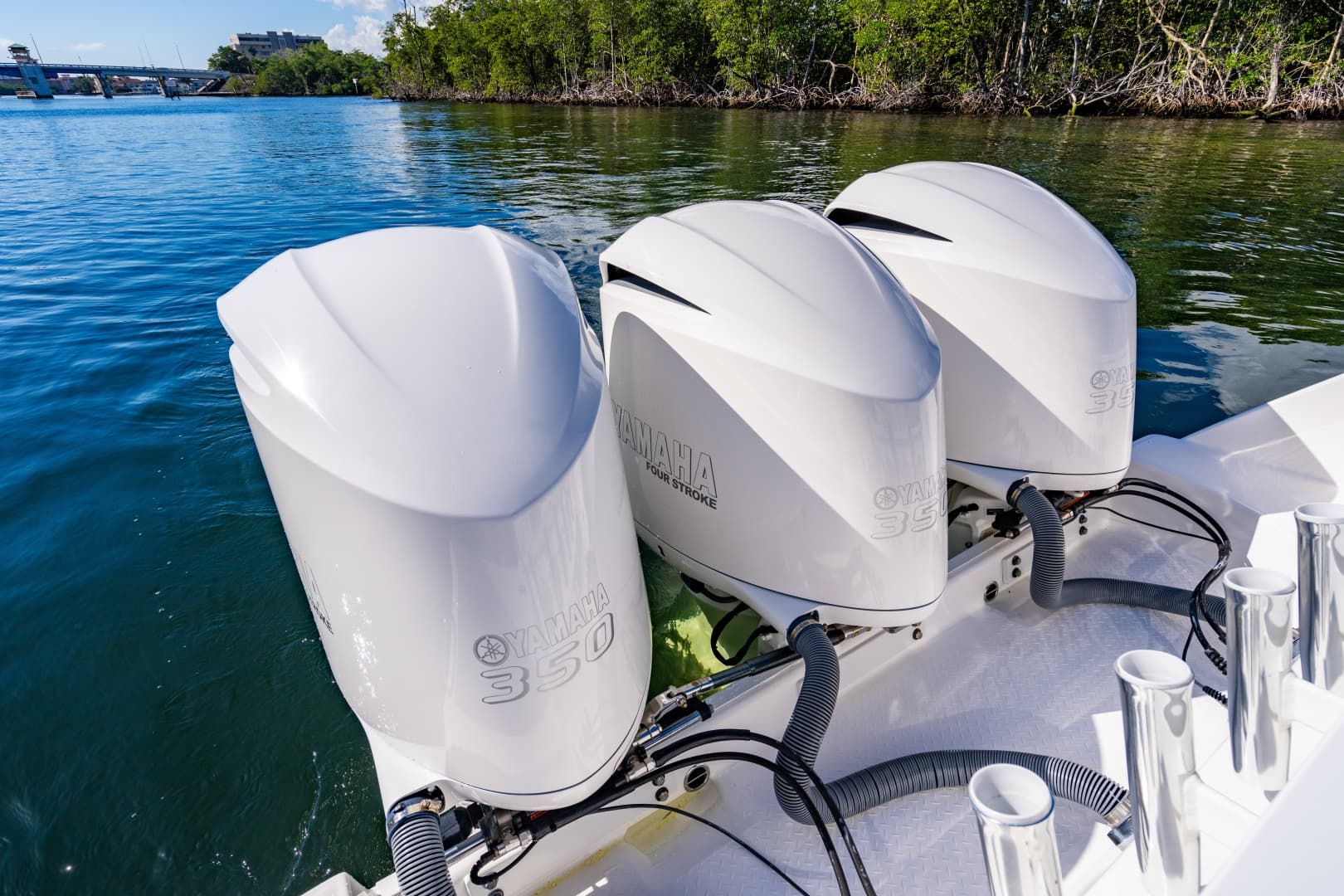 2019 Everglades 355 Center Console
