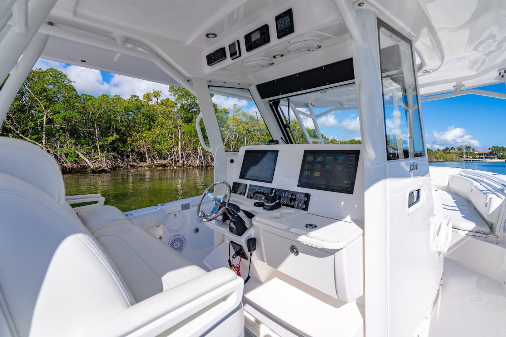 2019 Everglades 355 Center Console