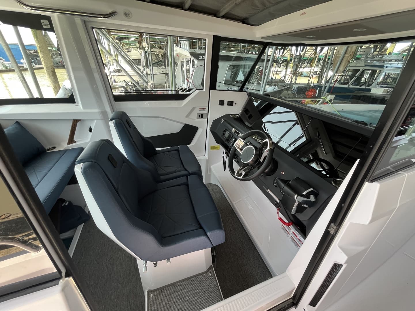 2025 Axopar 29 Cross Cabin XC