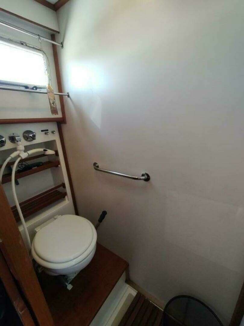1996 Grand Banks Eastbay 40 Flybridge