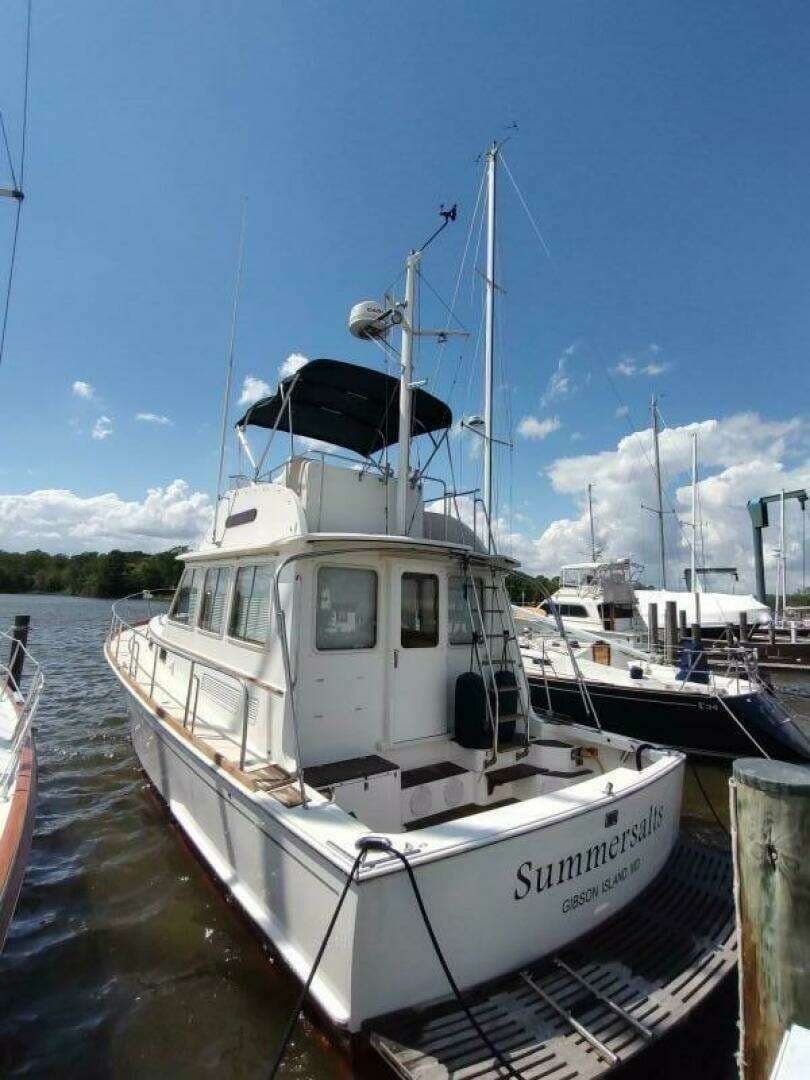1996 Grand Banks Eastbay 40 Flybridge