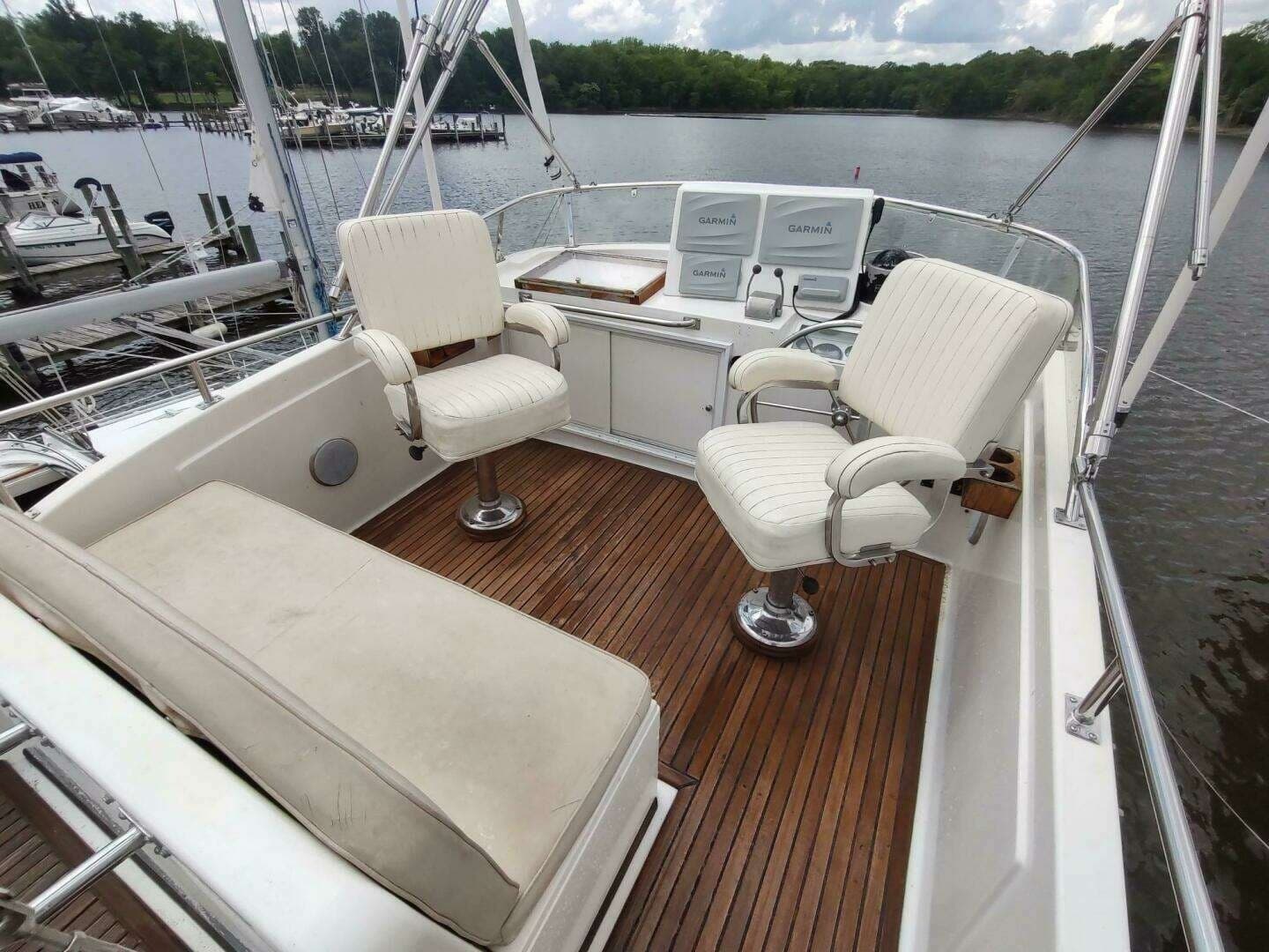 1996 Grand Banks Eastbay 40 Flybridge
